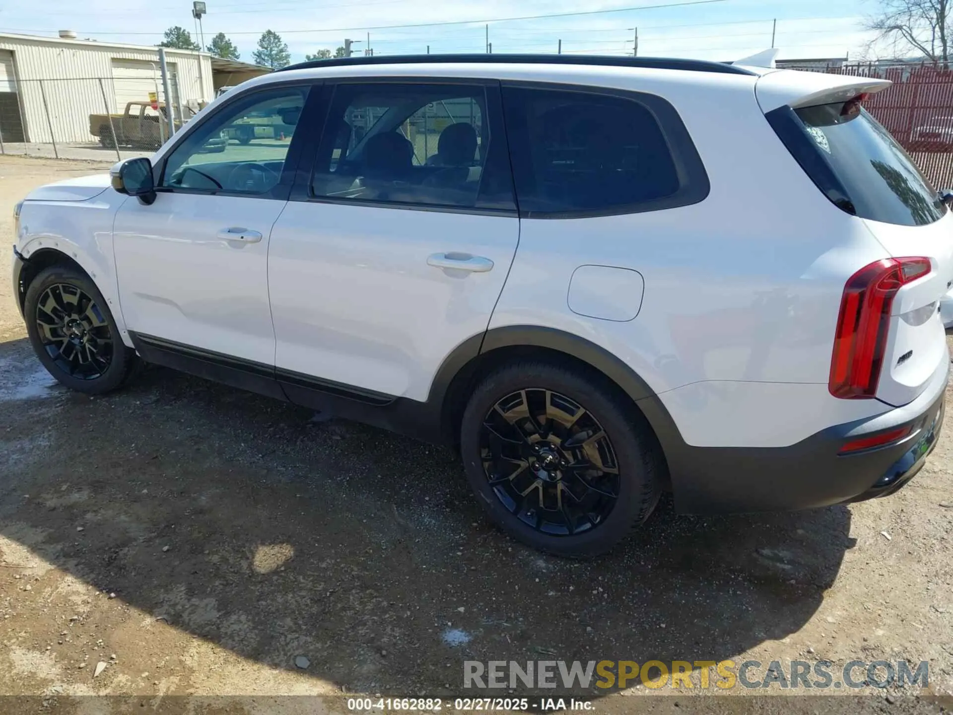 3 Photograph of a damaged car 5XYP5DHC4NG272901 KIA TELLURIDE 2022