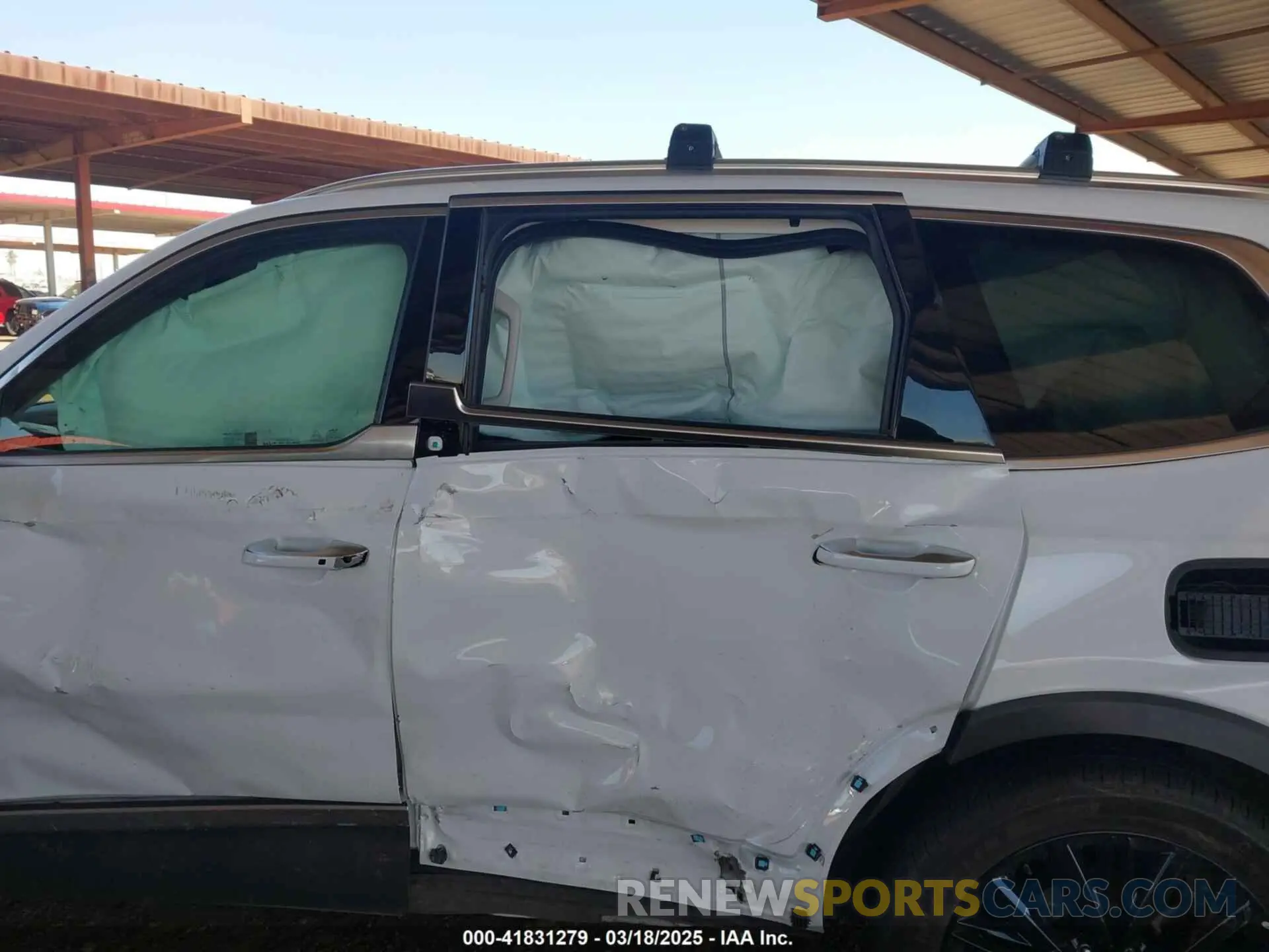 13 Photograph of a damaged car 5XYP5DHC5NG280425 KIA TELLURIDE 2022