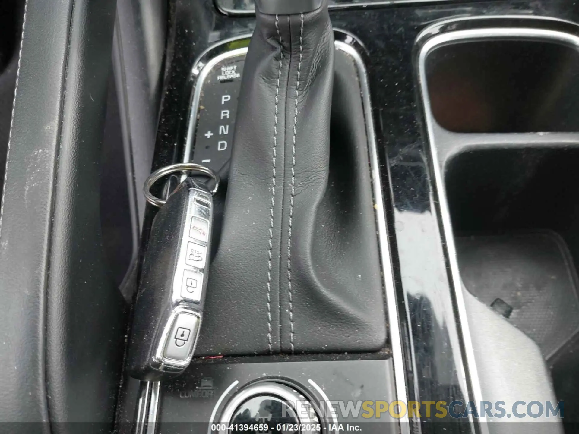 11 Photograph of a damaged car 5XYP5DHC9NG232524 KIA TELLURIDE 2022