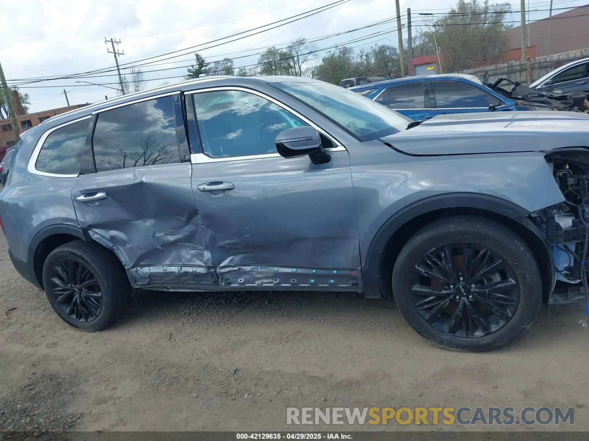 12 Photograph of a damaged car 5XYP5DHCXNG312382 KIA TELLURIDE 2022