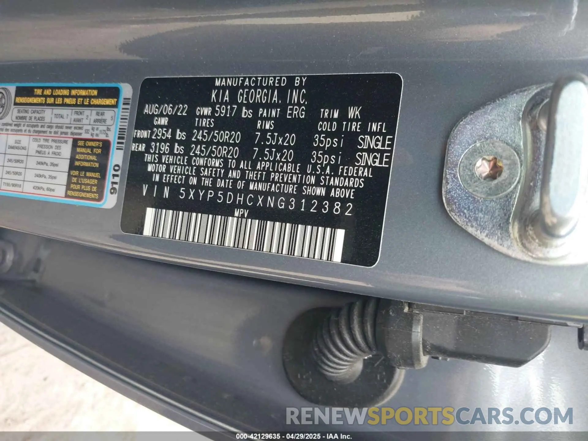 9 Photograph of a damaged car 5XYP5DHCXNG312382 KIA TELLURIDE 2022