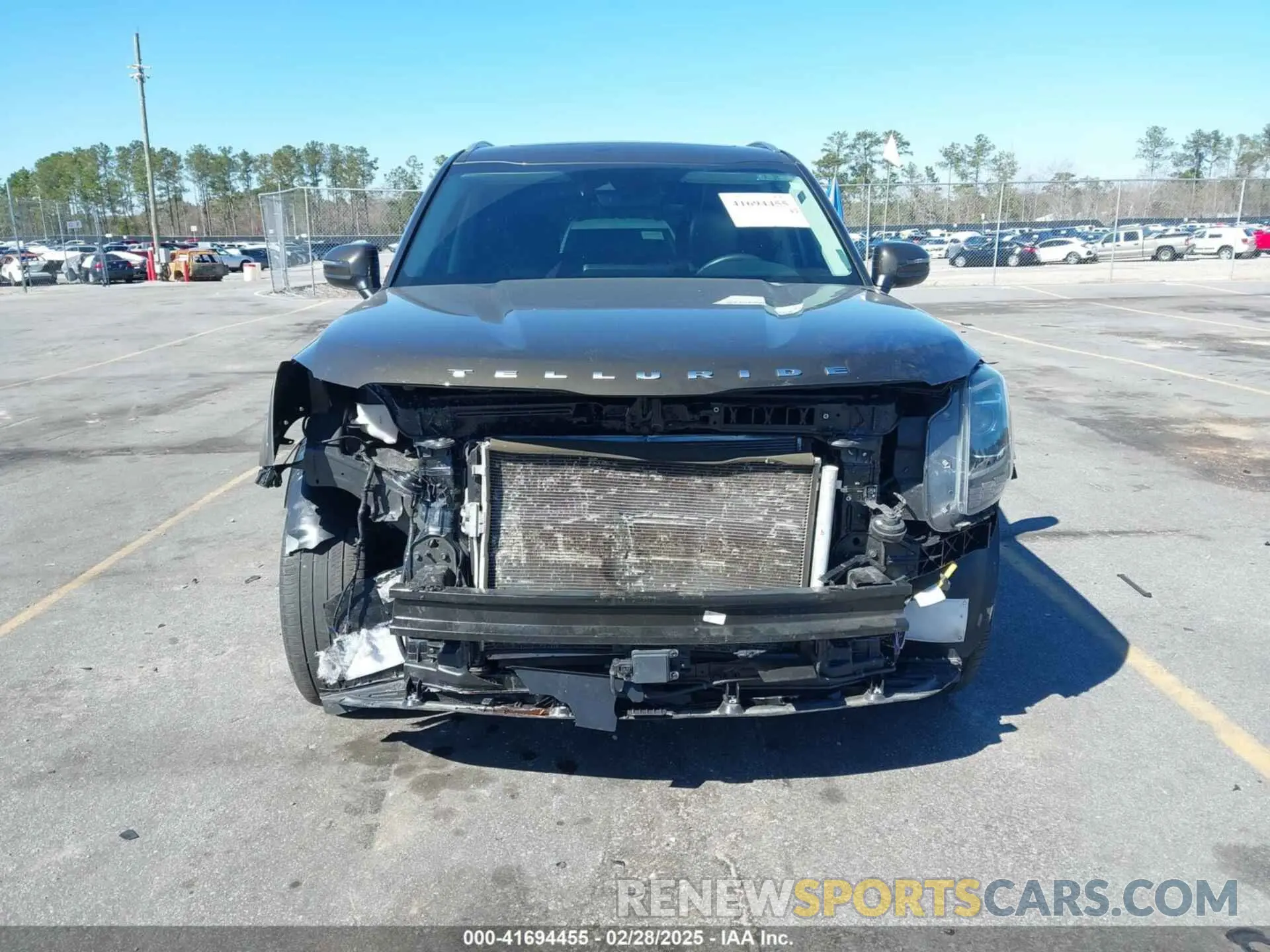 13 Photograph of a damaged car 5XYP64HC1NG261271 KIA TELLURIDE 2022
