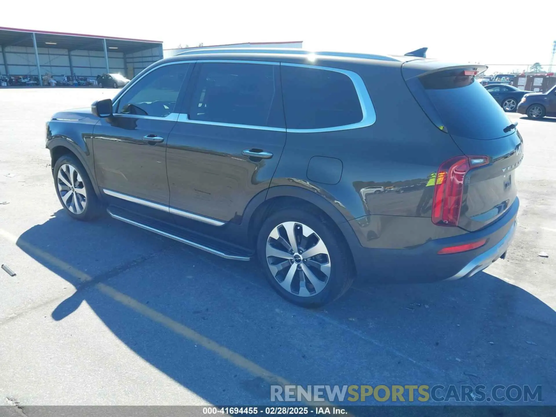 3 Photograph of a damaged car 5XYP64HC1NG261271 KIA TELLURIDE 2022