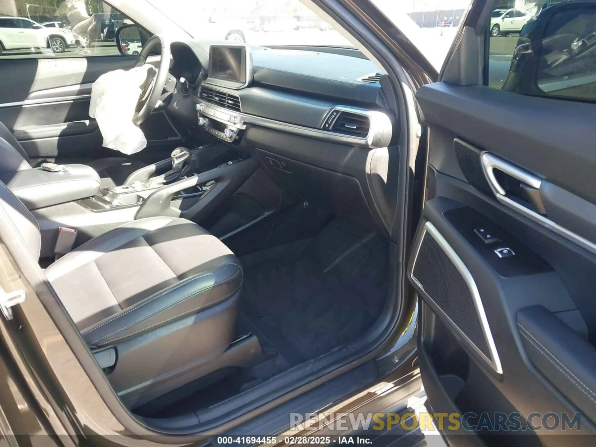 5 Photograph of a damaged car 5XYP64HC1NG261271 KIA TELLURIDE 2022