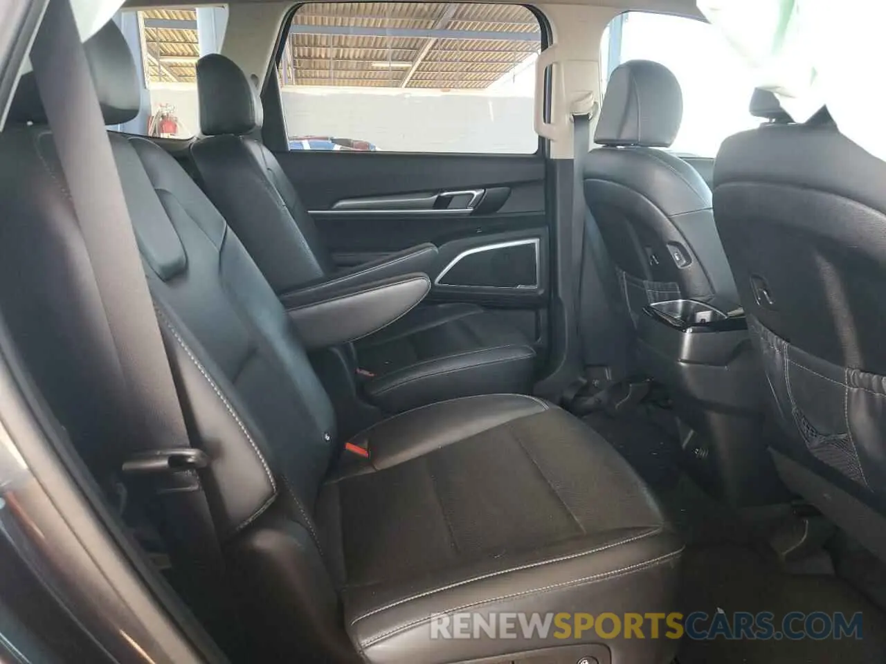 11 Photograph of a damaged car 5XYP64HC6NG239461 KIA TELLURIDE 2022