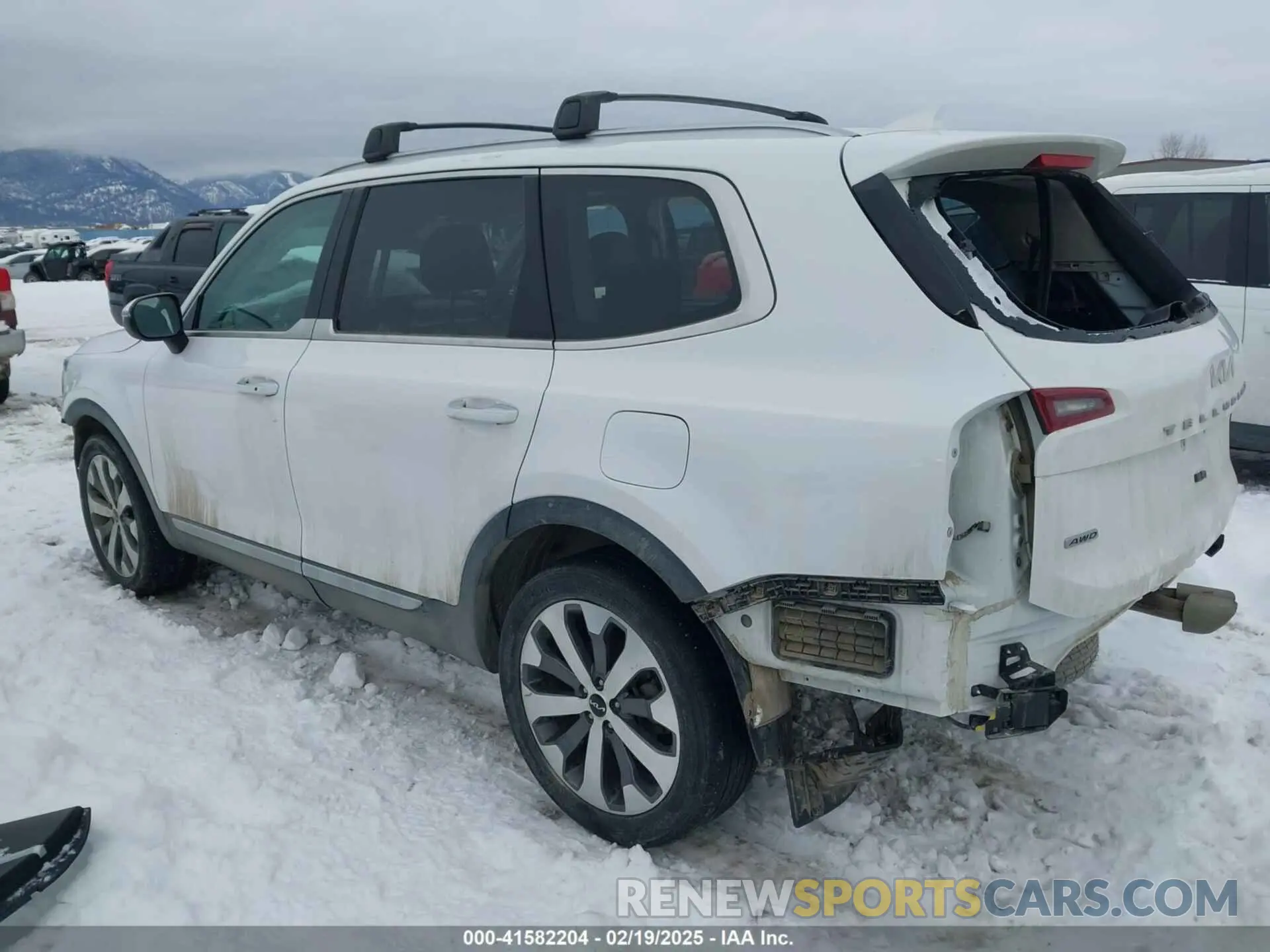 3 Photograph of a damaged car 5XYP6DHC4NG323438 KIA TELLURIDE 2022