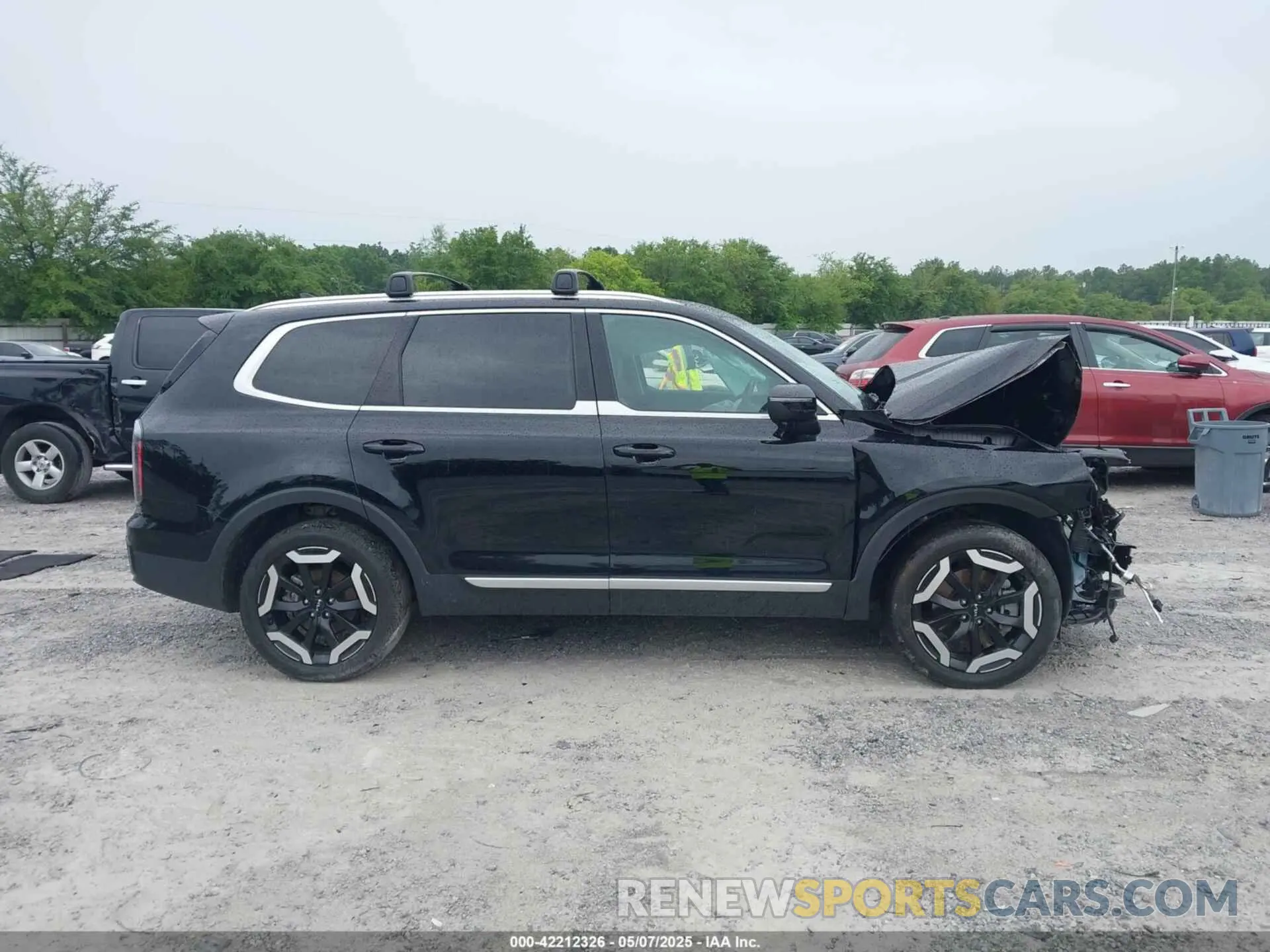 13 Photograph of a damaged car 5XYP34GC9PG339972 KIA TELLURIDE 2023