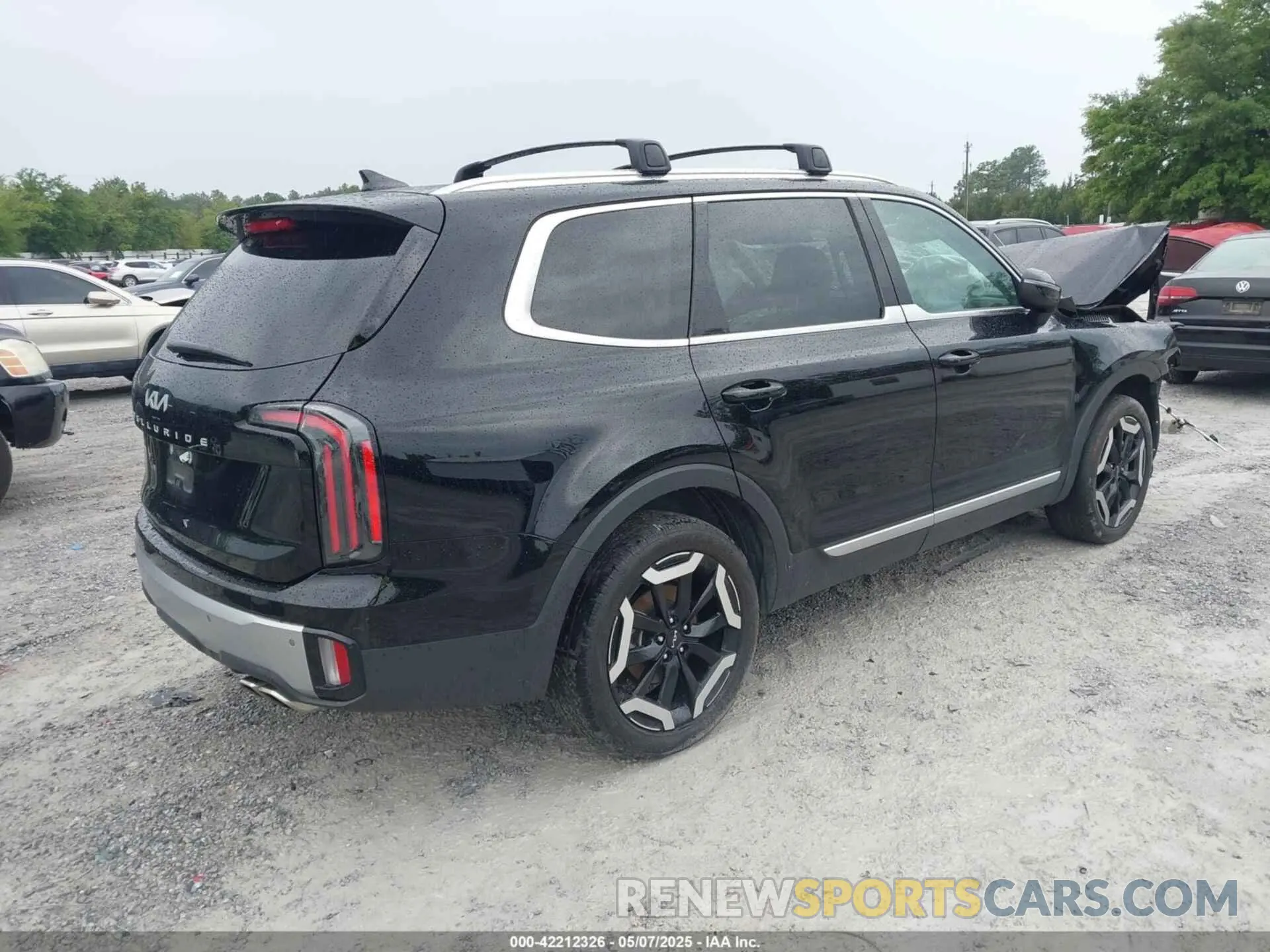 4 Photograph of a damaged car 5XYP34GC9PG339972 KIA TELLURIDE 2023