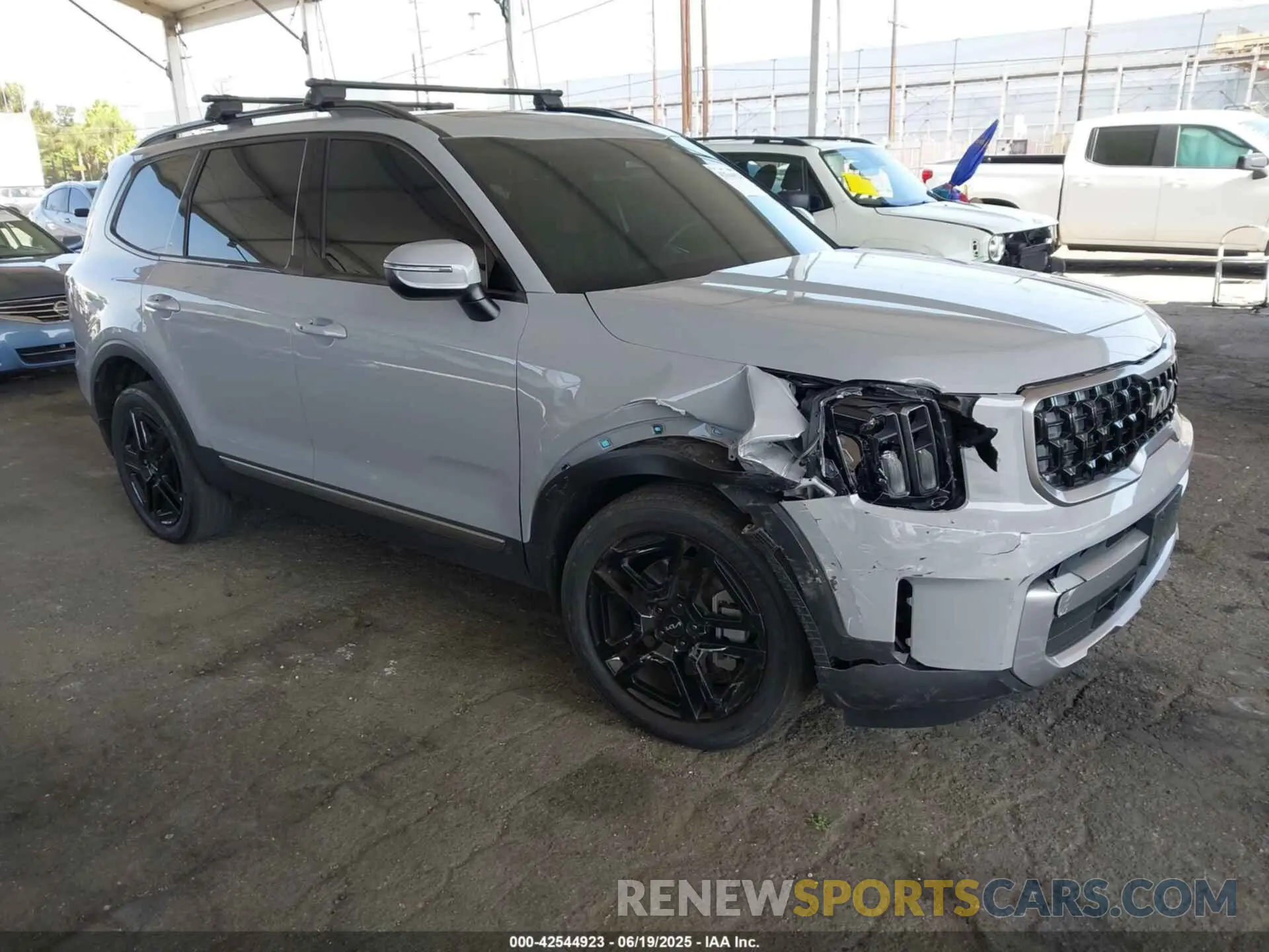 1 Photograph of a damaged car 5XYP3DGC0PG395945 KIA TELLURIDE 2023