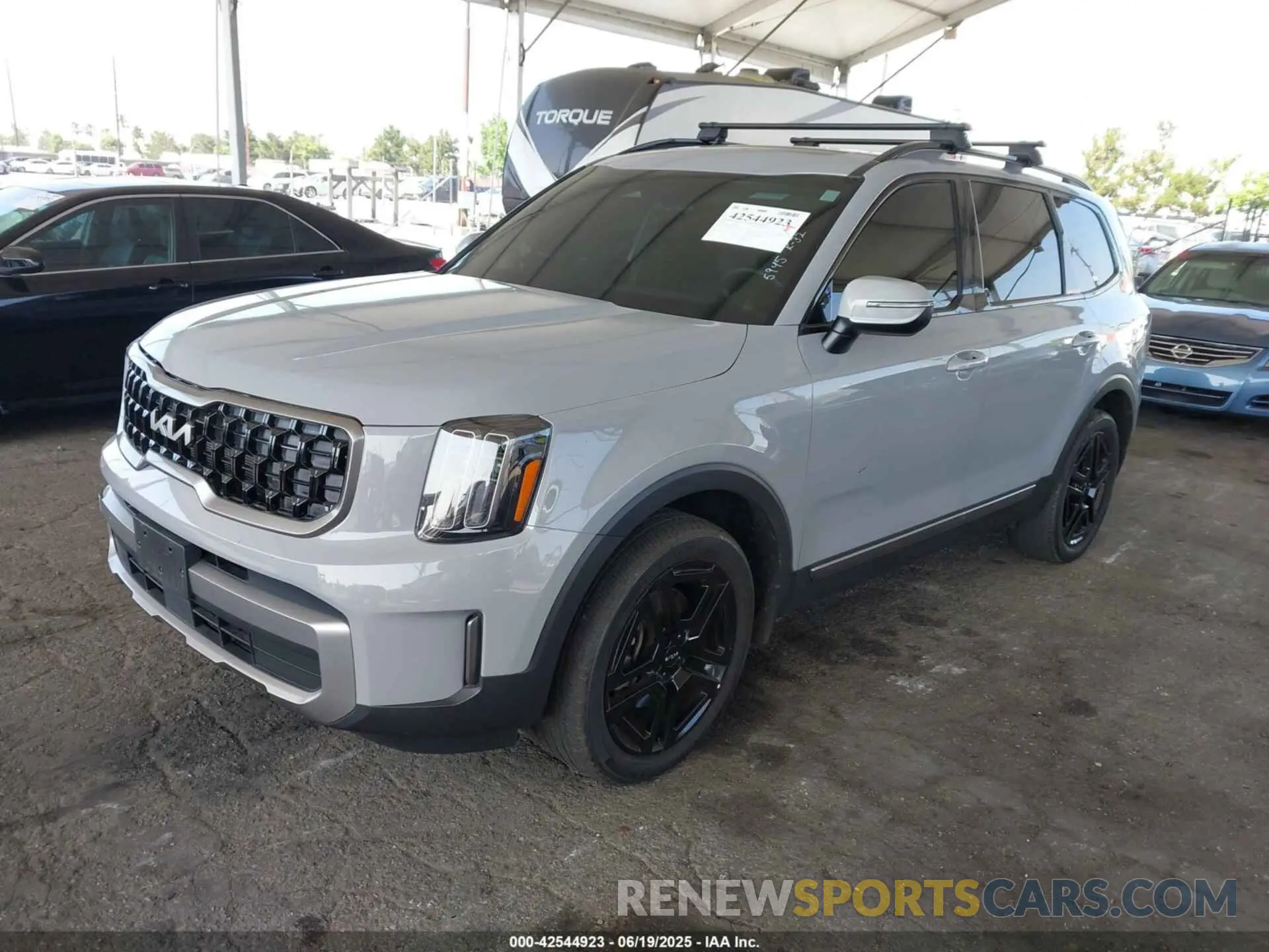 2 Photograph of a damaged car 5XYP3DGC0PG395945 KIA TELLURIDE 2023