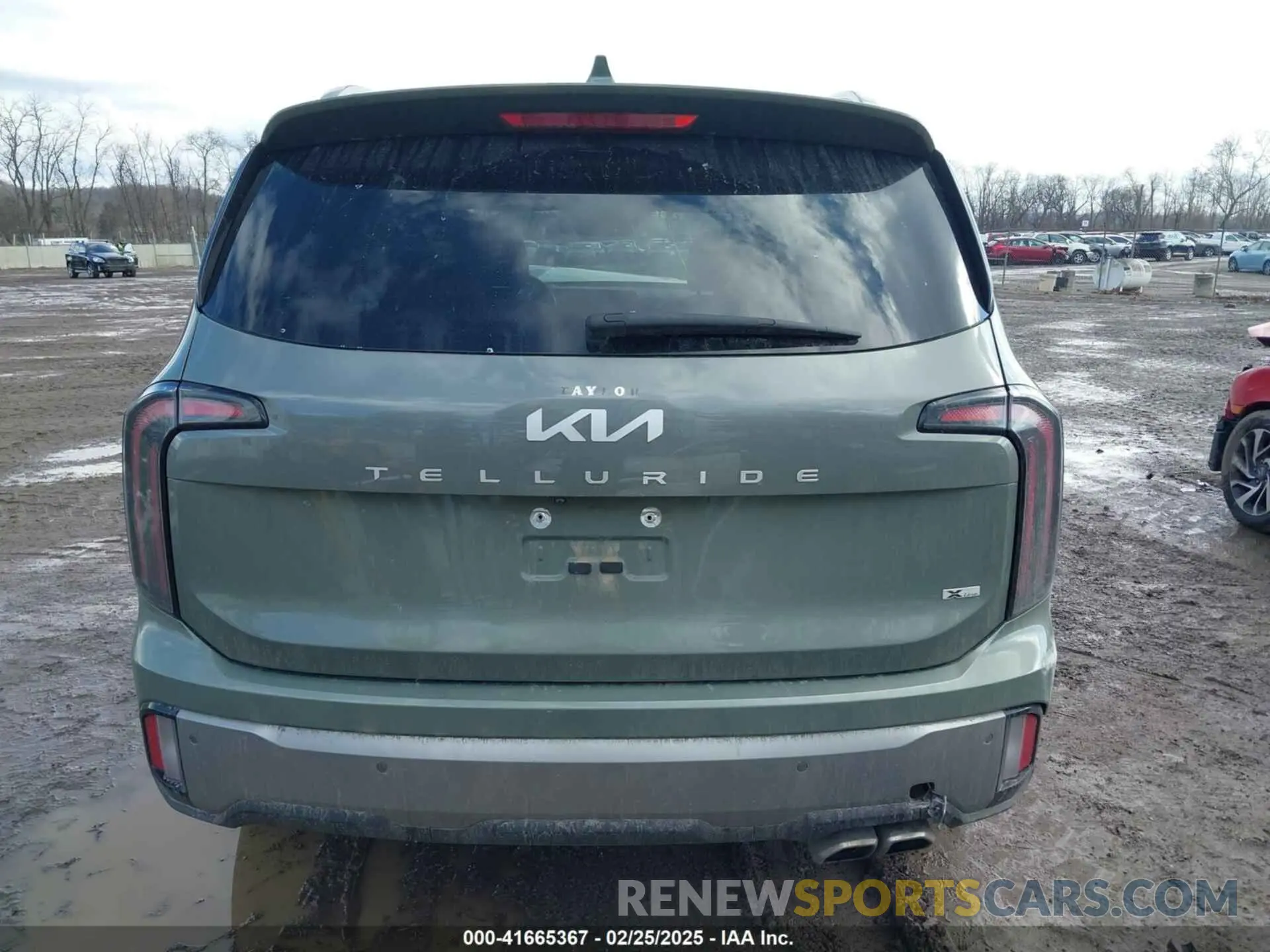 17 Photograph of a damaged car 5XYP3DGC8PG338845 KIA TELLURIDE 2023