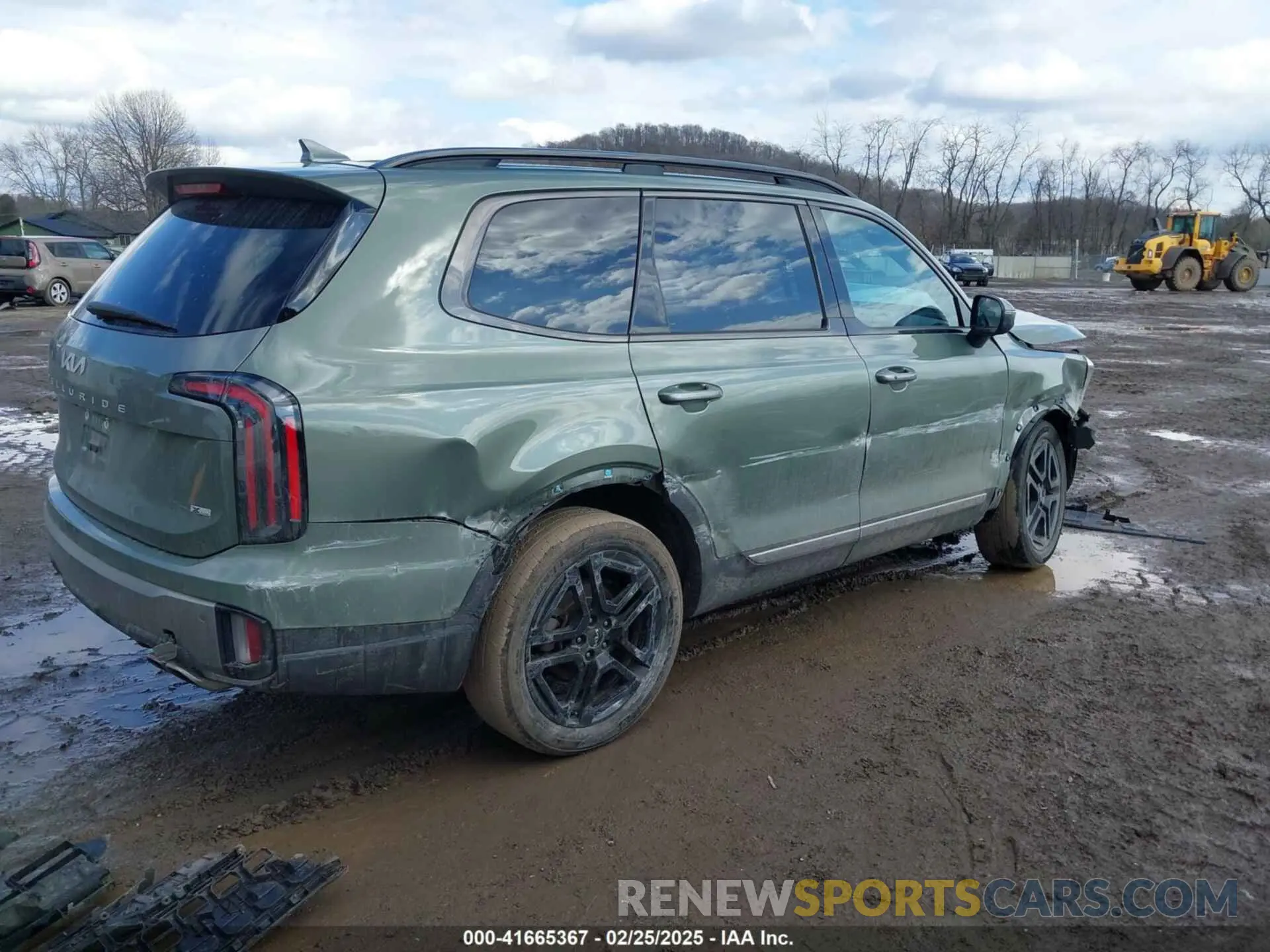 4 Photograph of a damaged car 5XYP3DGC8PG338845 KIA TELLURIDE 2023