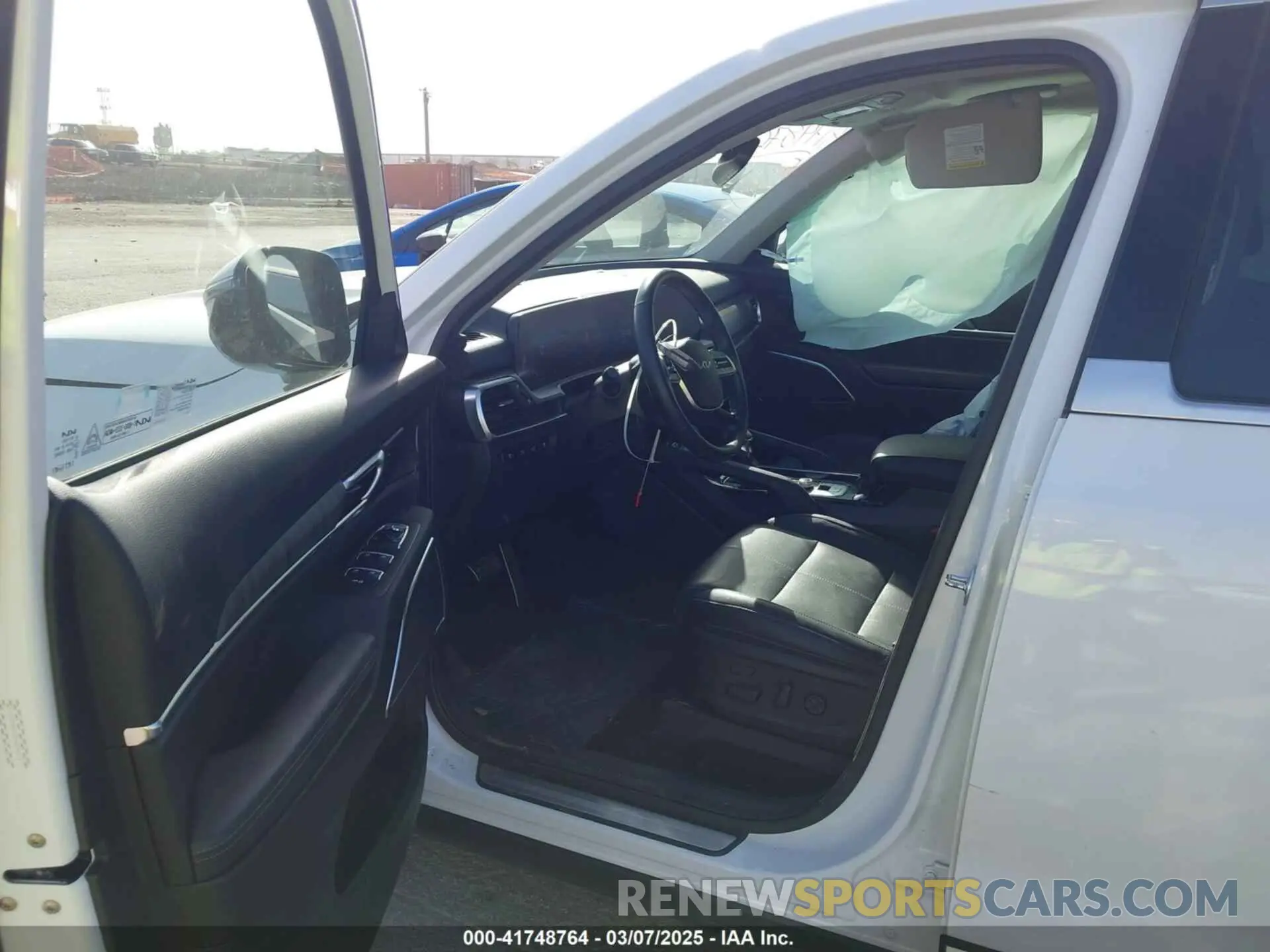5 Photograph of a damaged car 5XYP54GC0PG334914 KIA TELLURIDE 2023