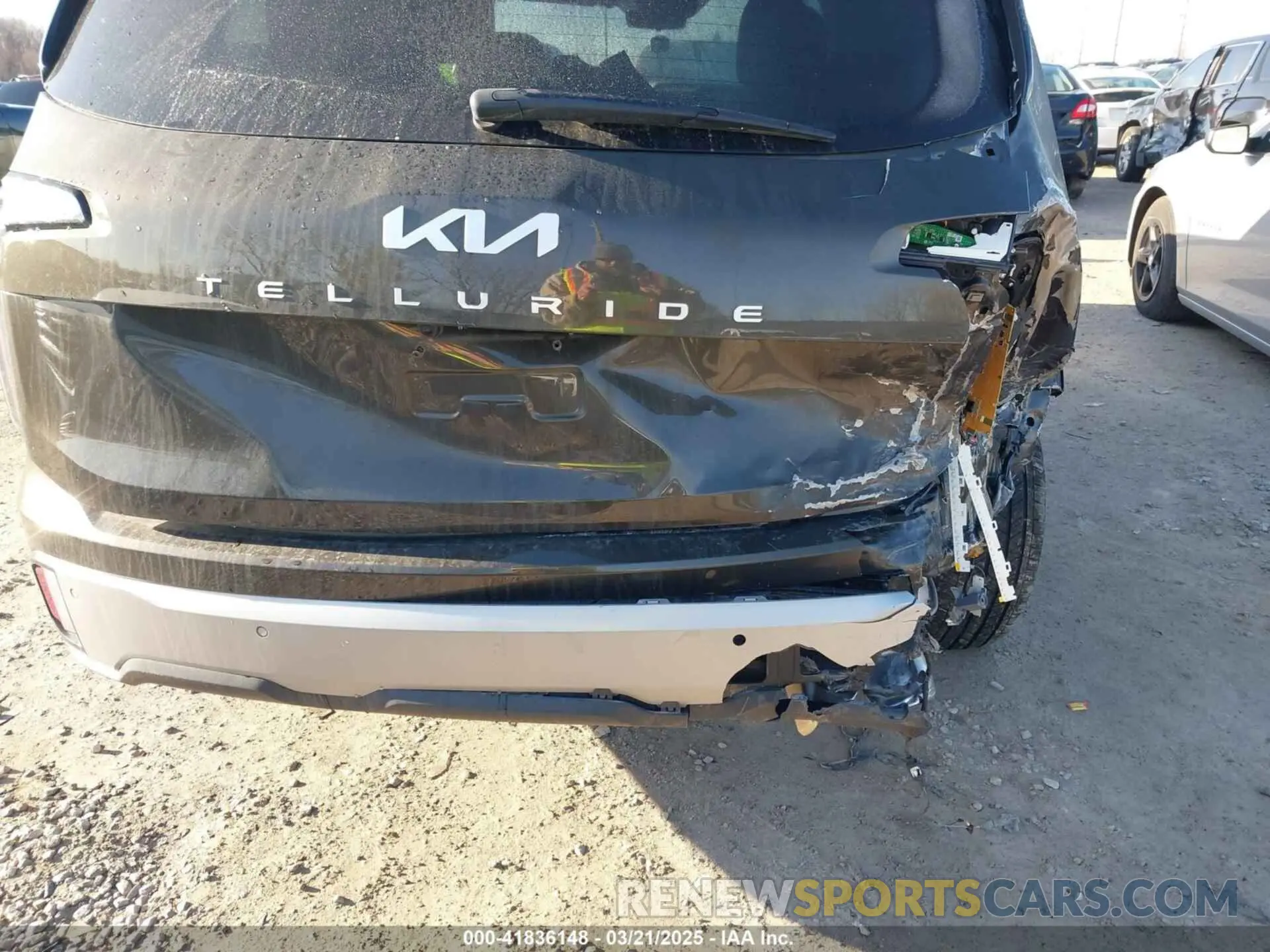 18 Photograph of a damaged car 5XYP5DGC1PG357568 KIA TELLURIDE 2023