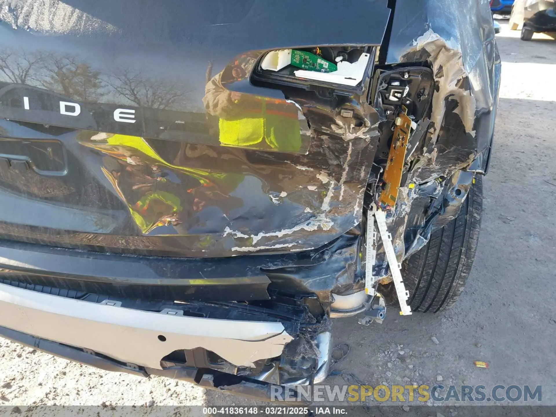 19 Photograph of a damaged car 5XYP5DGC1PG357568 KIA TELLURIDE 2023