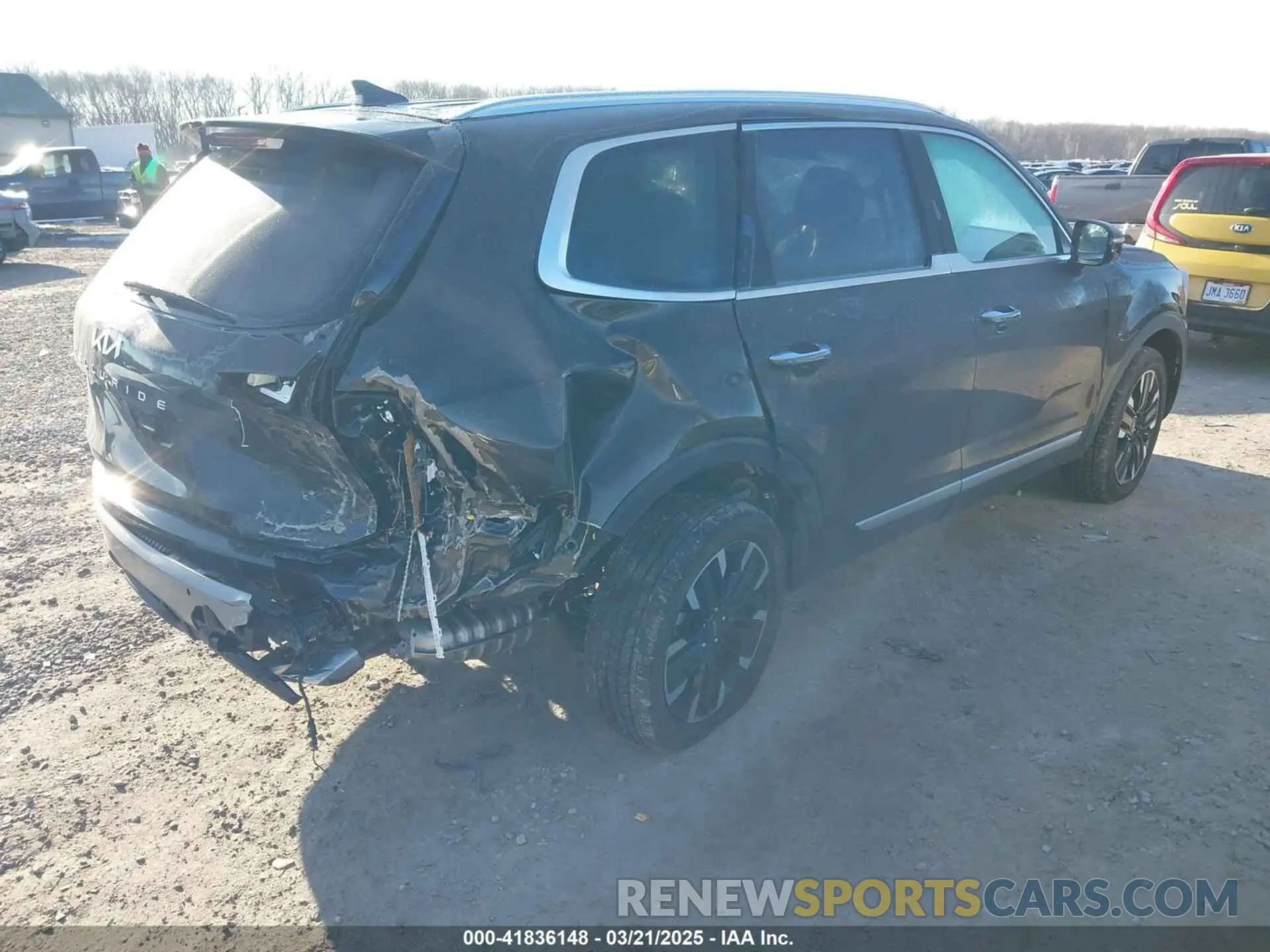 4 Photograph of a damaged car 5XYP5DGC1PG357568 KIA TELLURIDE 2023