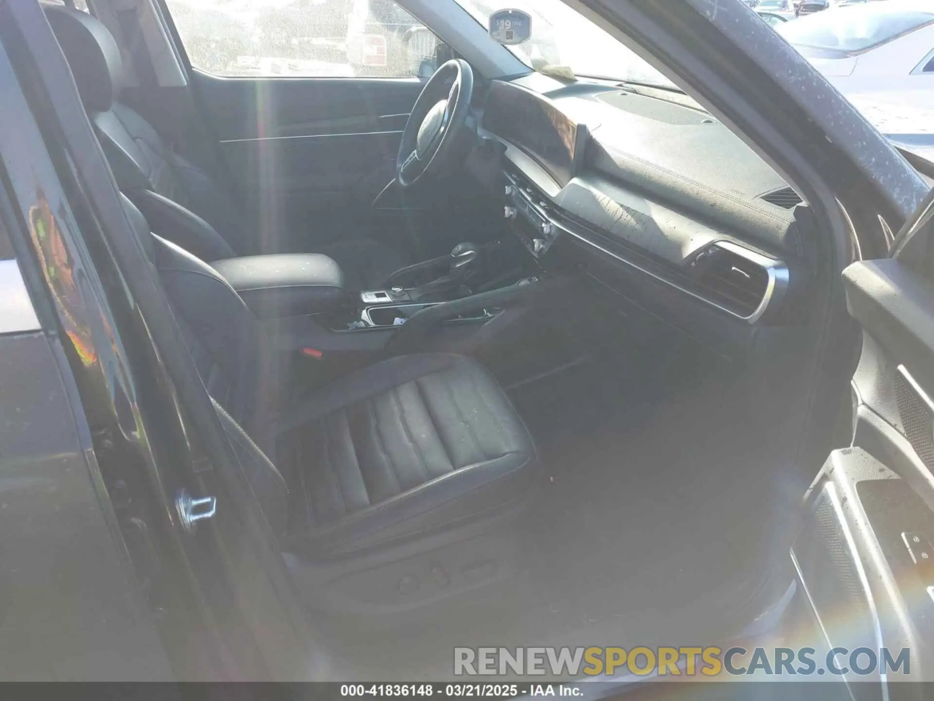 5 Photograph of a damaged car 5XYP5DGC1PG357568 KIA TELLURIDE 2023