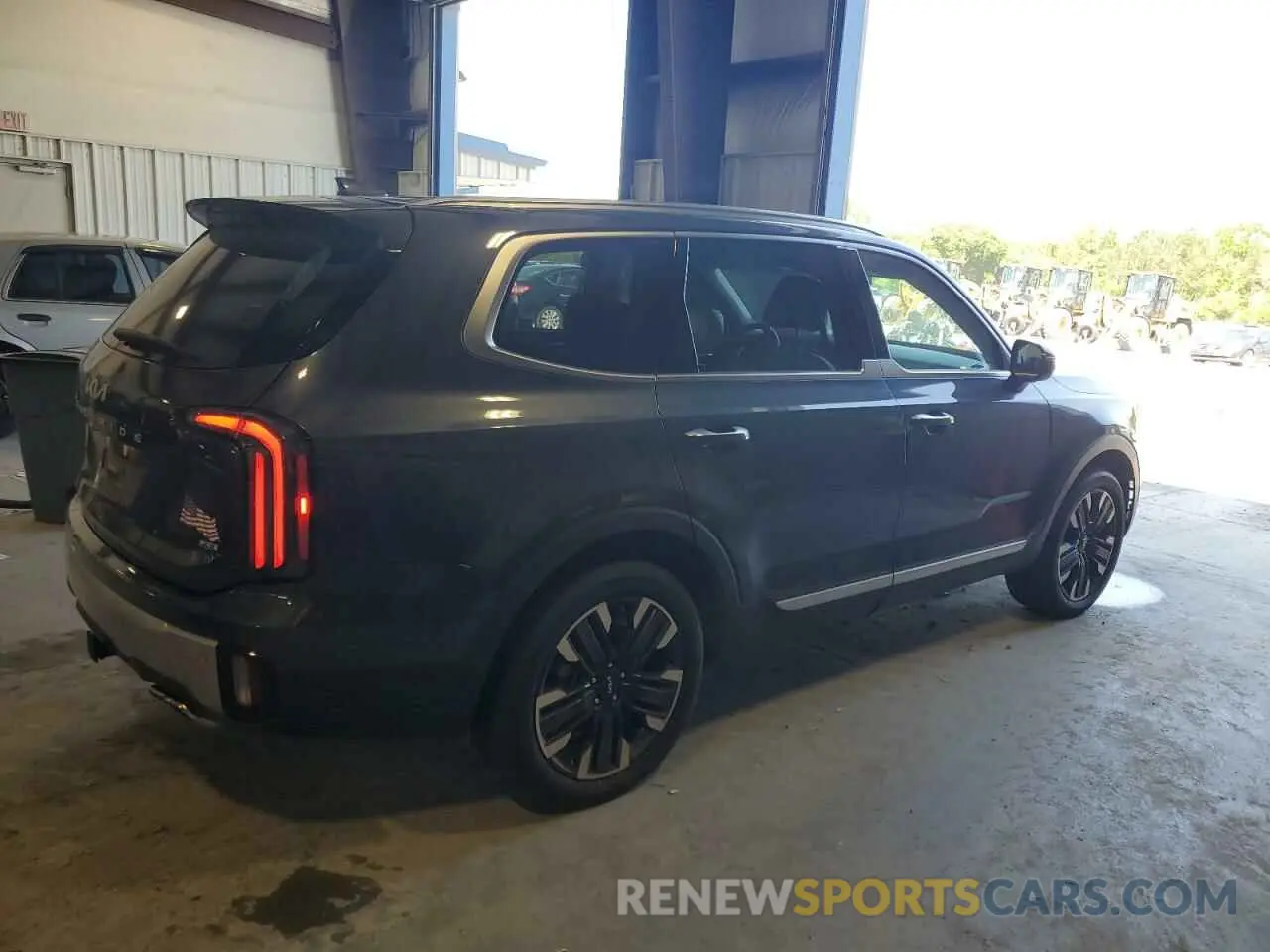 3 Photograph of a damaged car 5XYP5DGC2PG378641 KIA TELLURIDE 2023