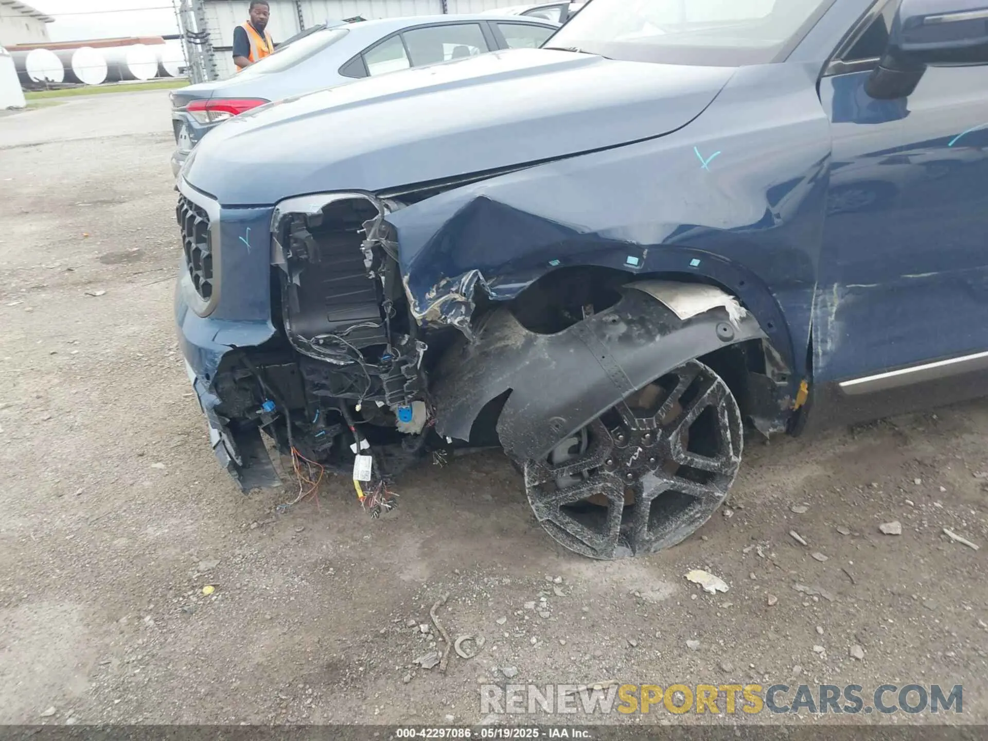12 Photograph of a damaged car 5XYP5DGC3PG410674 KIA TELLURIDE 2023
