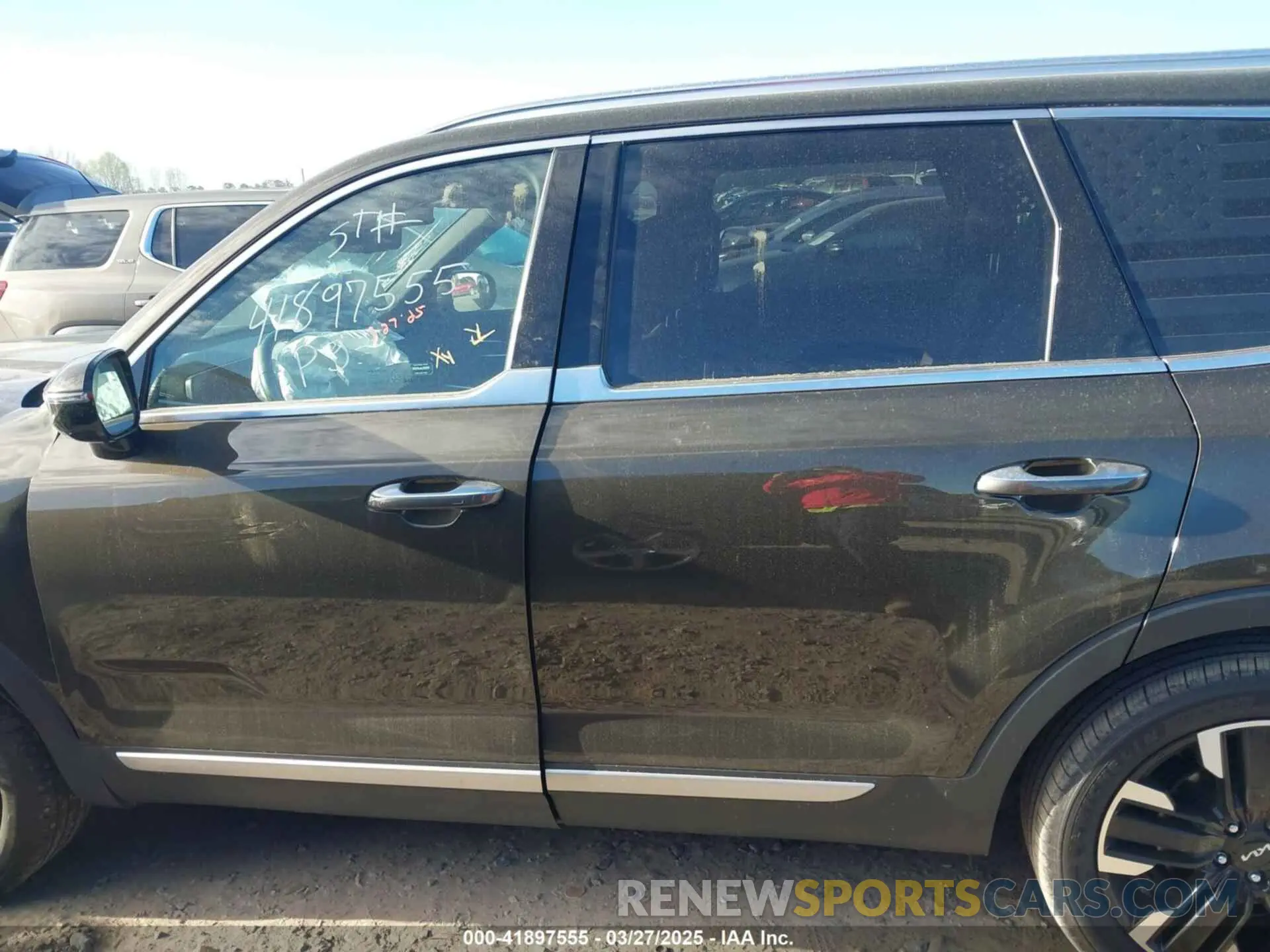 14 Photograph of a damaged car 5XYP5DGC8PG345837 KIA TELLURIDE 2023