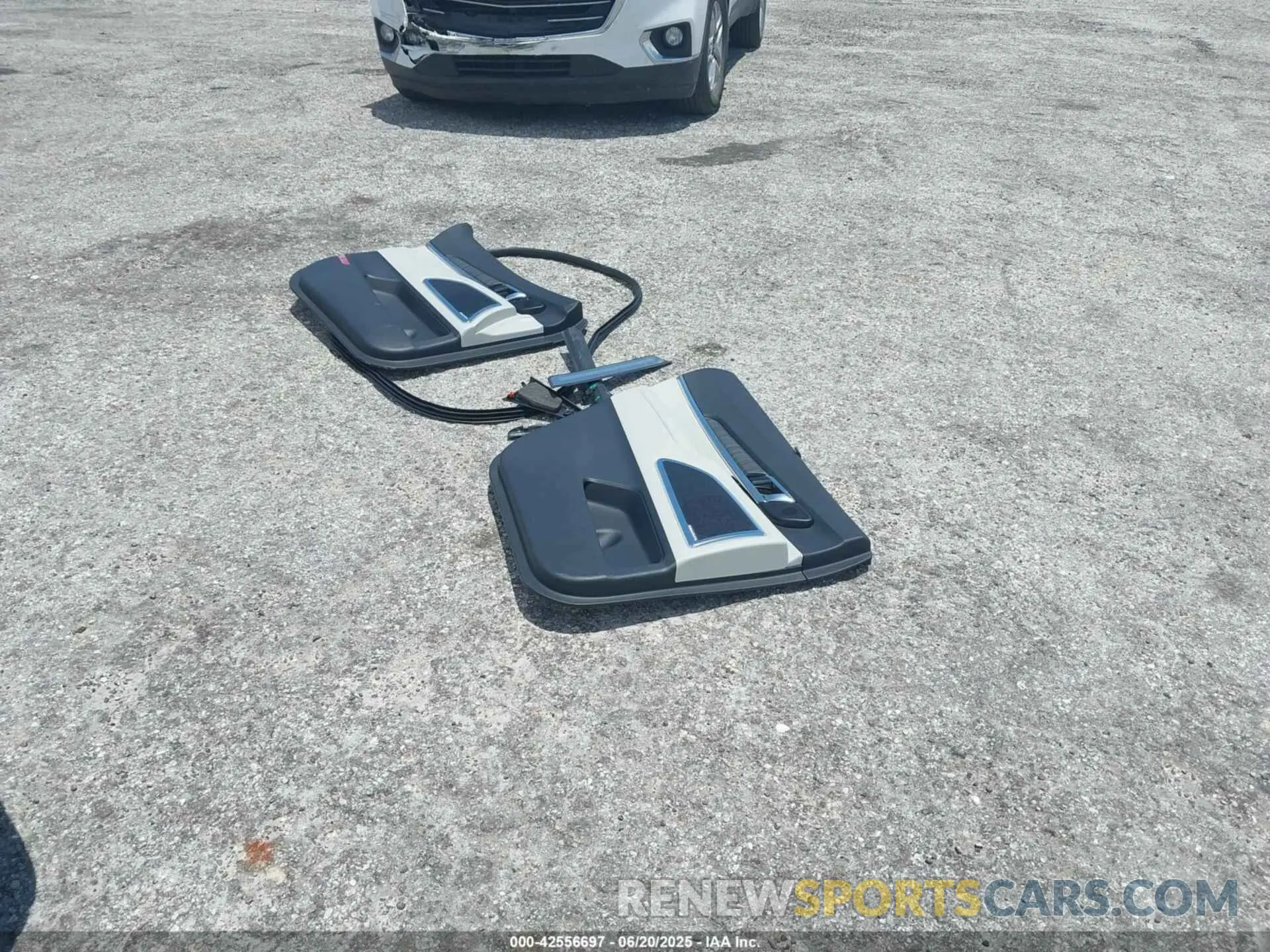 12 Photograph of a damaged car 5XYP5DGC9PG384453 KIA TELLURIDE 2023