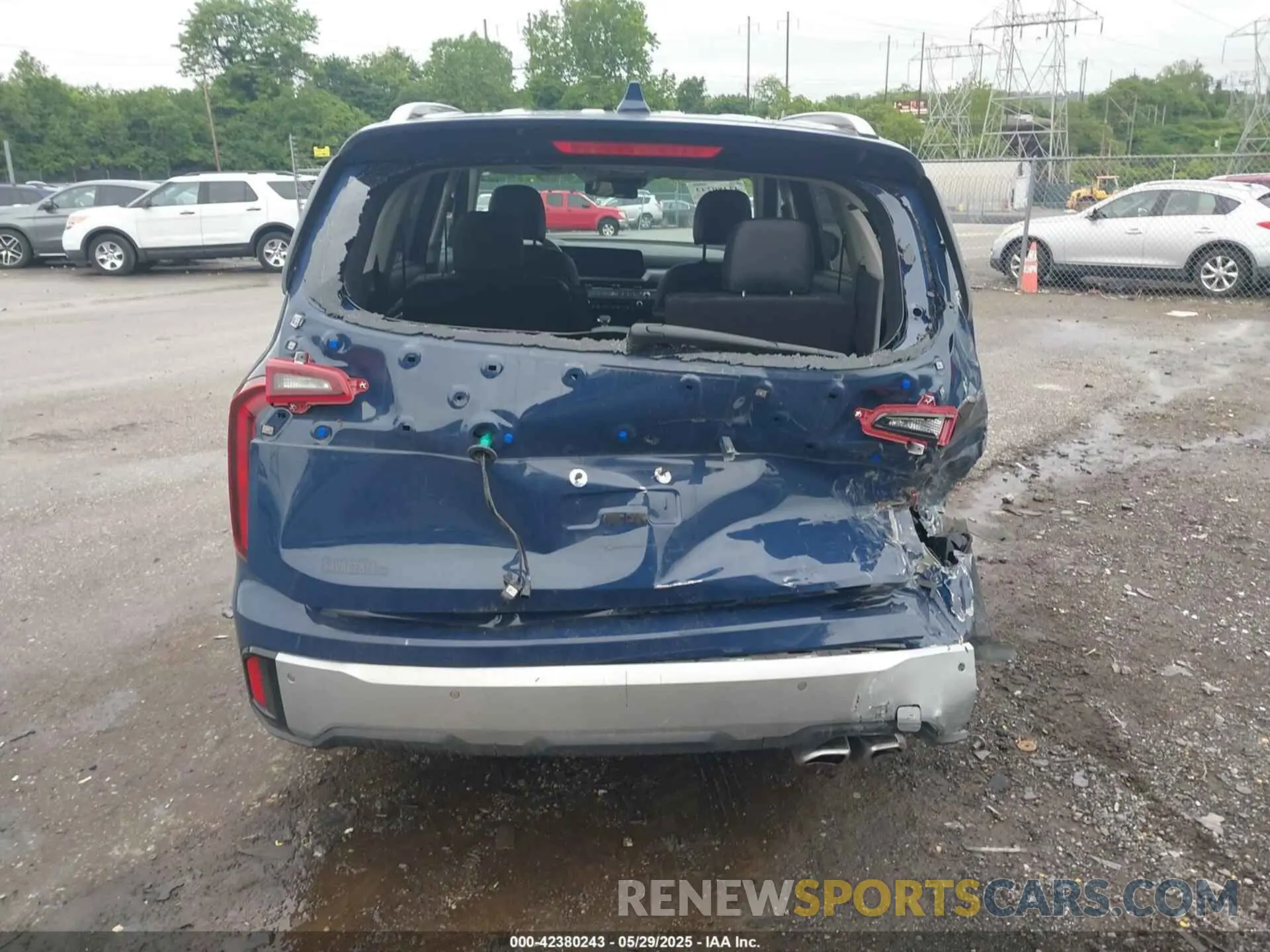 17 Photograph of a damaged car 5XYP64GC0PG391725 KIA TELLURIDE 2023