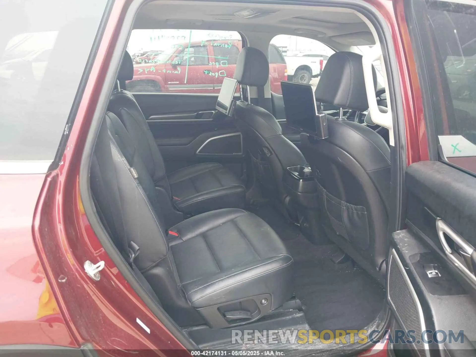 8 Фотография поврежденного автомобиля 5XYP64GC1PG352240 KIA TELLURIDE 2023
