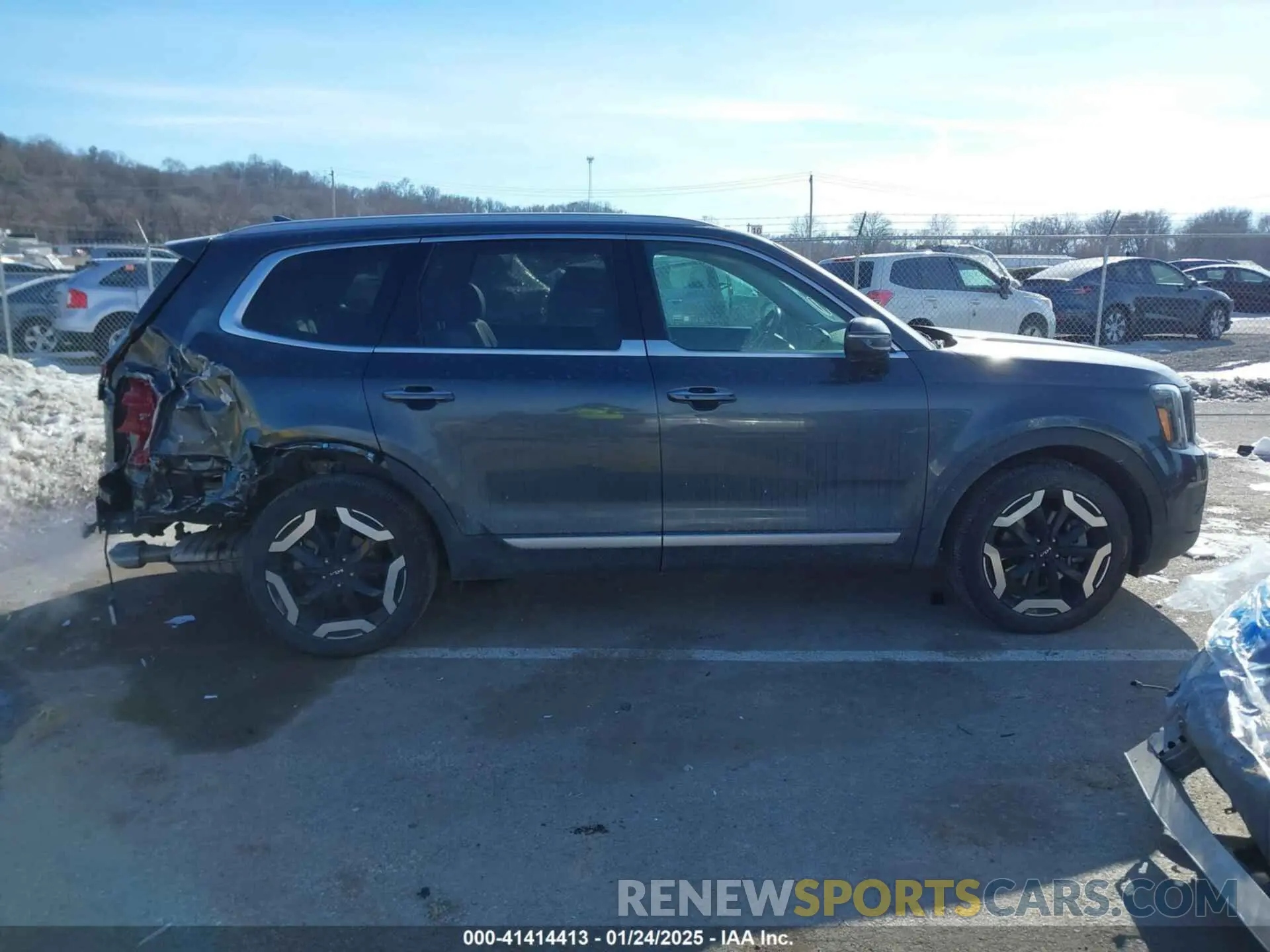 13 Photograph of a damaged car 5XYP6DGC7PG331117 KIA TELLURIDE 2023