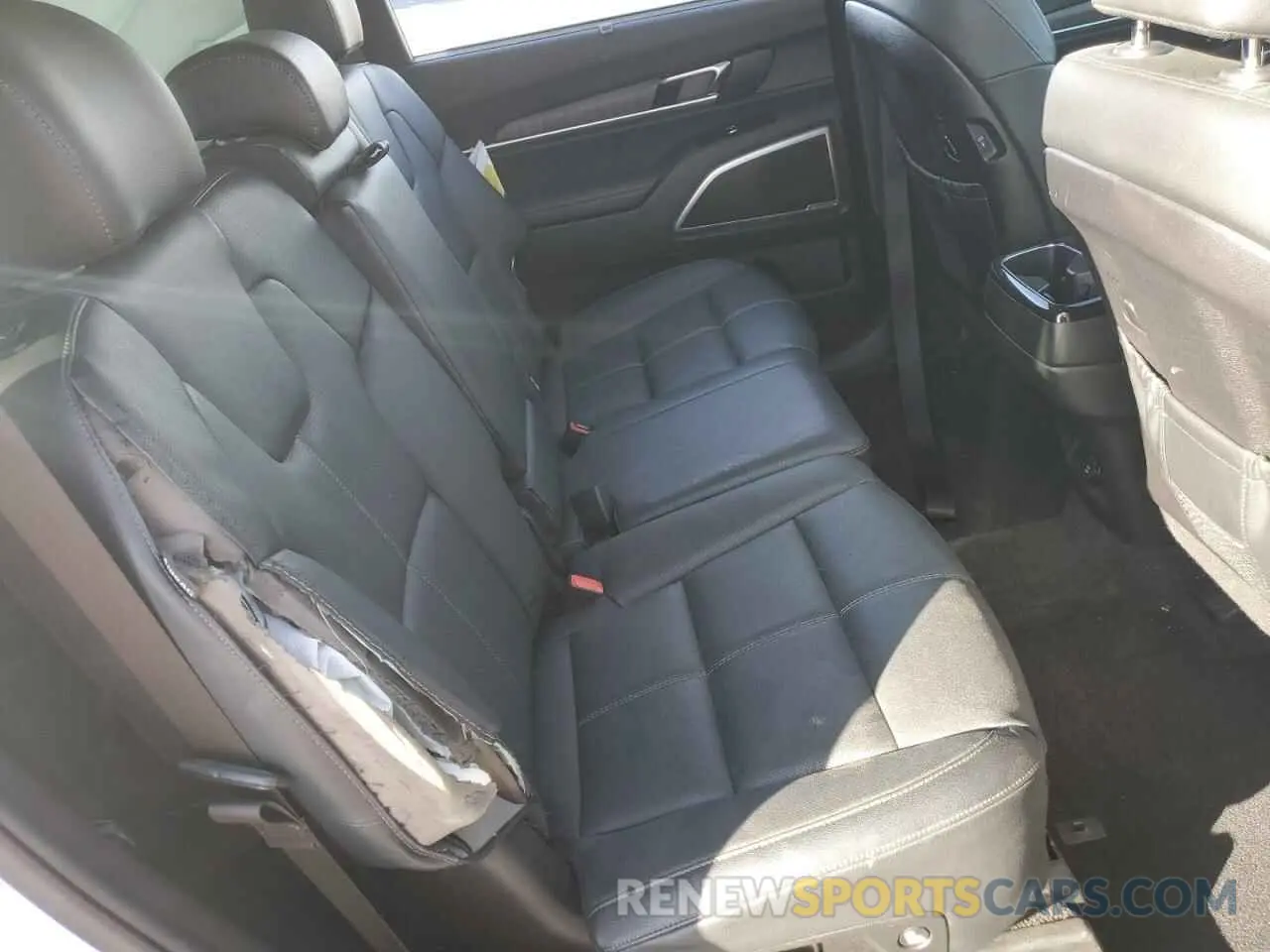 11 Photograph of a damaged car 5XYP34GC0RG553767 KIA TELLURIDE 2024
