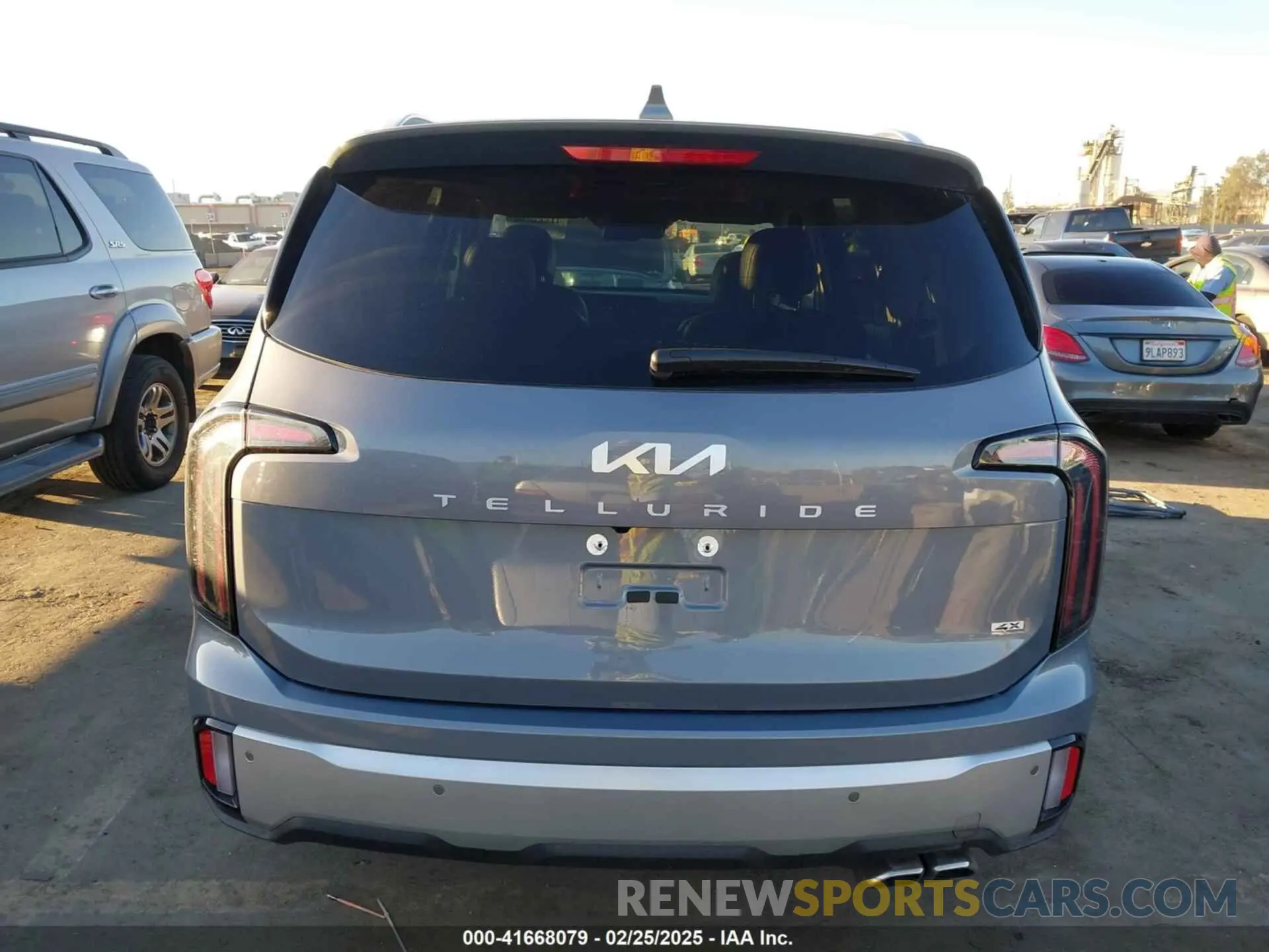16 Photograph of a damaged car 5XYP3DGC1RG488301 KIA TELLURIDE 2024