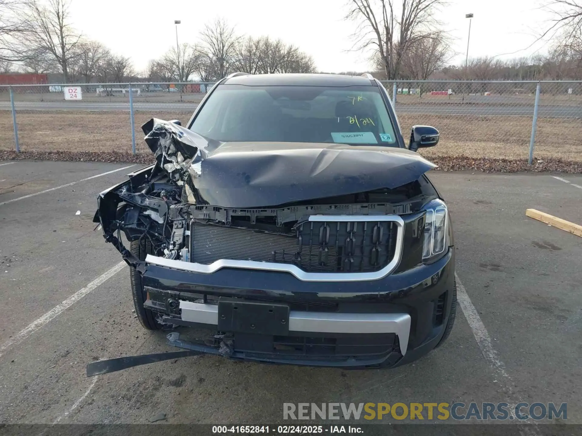 11 Photograph of a damaged car 5XYP3DGC2RG508331 KIA TELLURIDE 2024