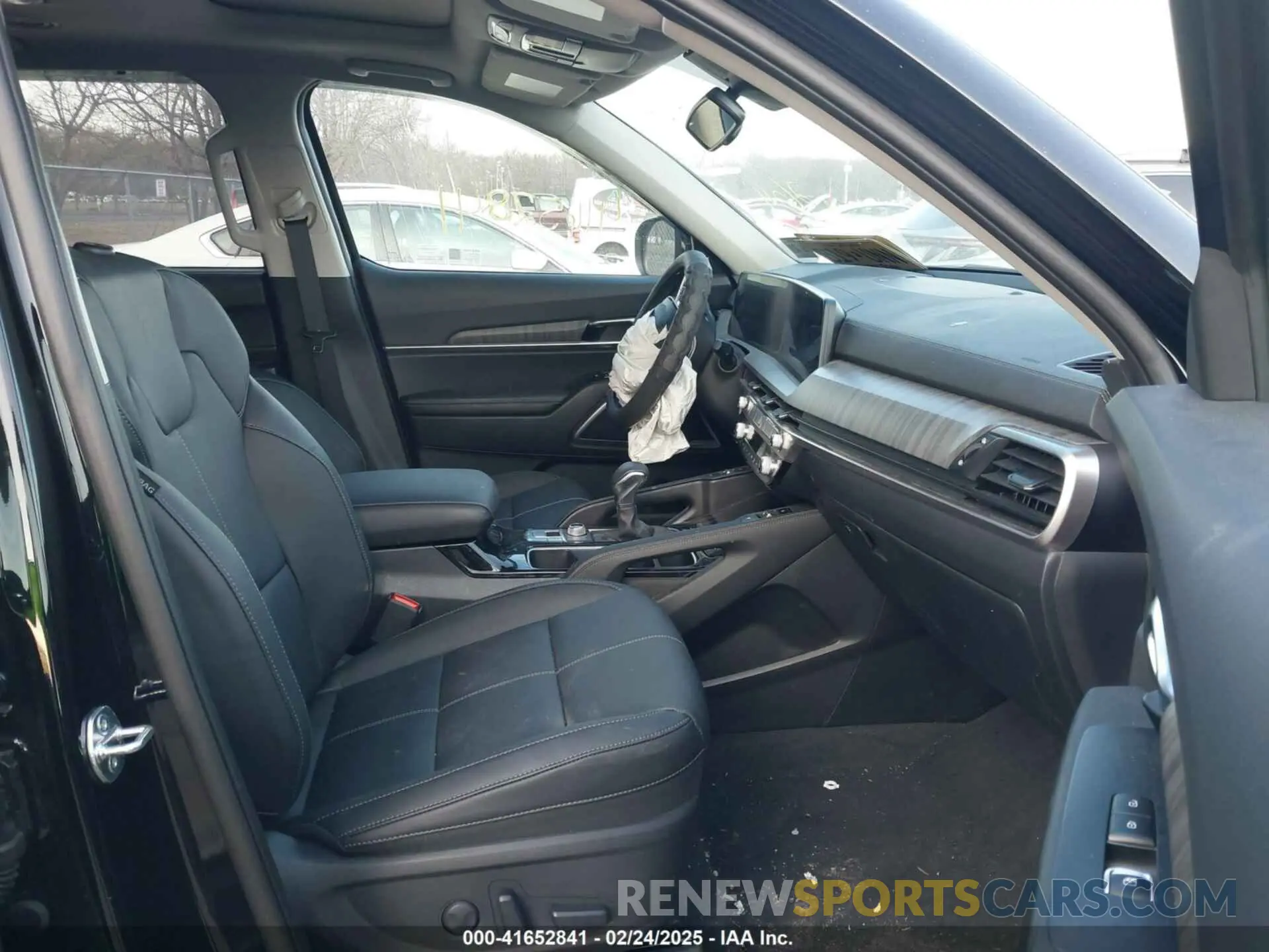 5 Photograph of a damaged car 5XYP3DGC2RG508331 KIA TELLURIDE 2024