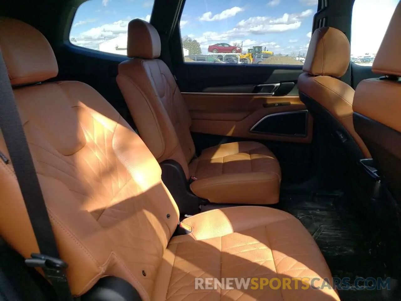 11 Photograph of a damaged car 5XYP3DGC2RG559425 KIA TELLURIDE 2024