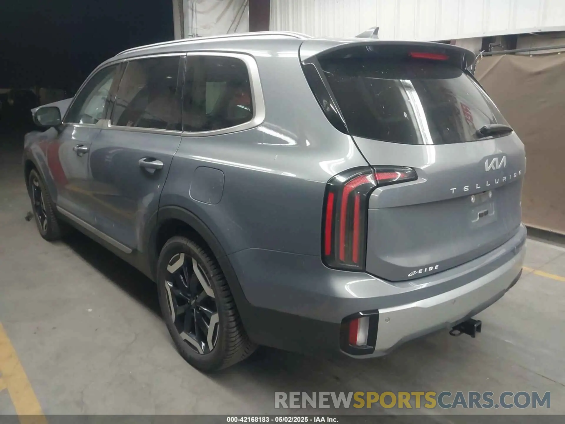 3 Photograph of a damaged car 5XYP3DGC3RG437947 KIA TELLURIDE 2024