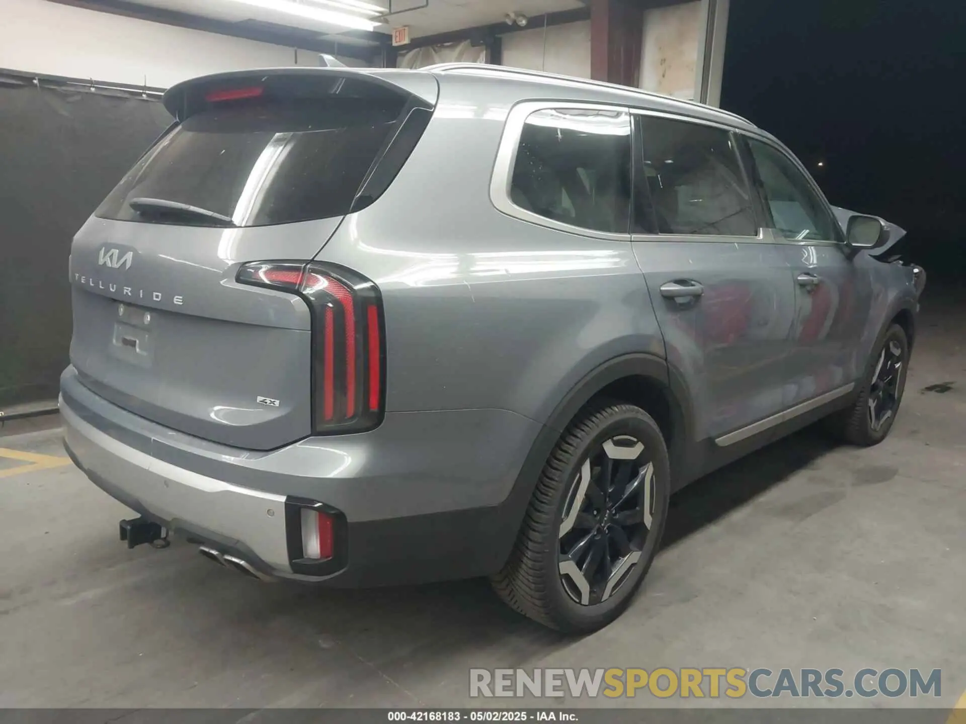 4 Photograph of a damaged car 5XYP3DGC3RG437947 KIA TELLURIDE 2024