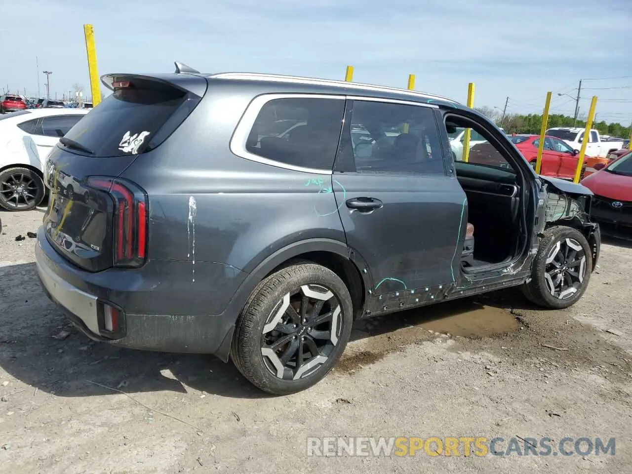 3 Photograph of a damaged car 5XYP3DGC5RG462803 KIA TELLURIDE 2024