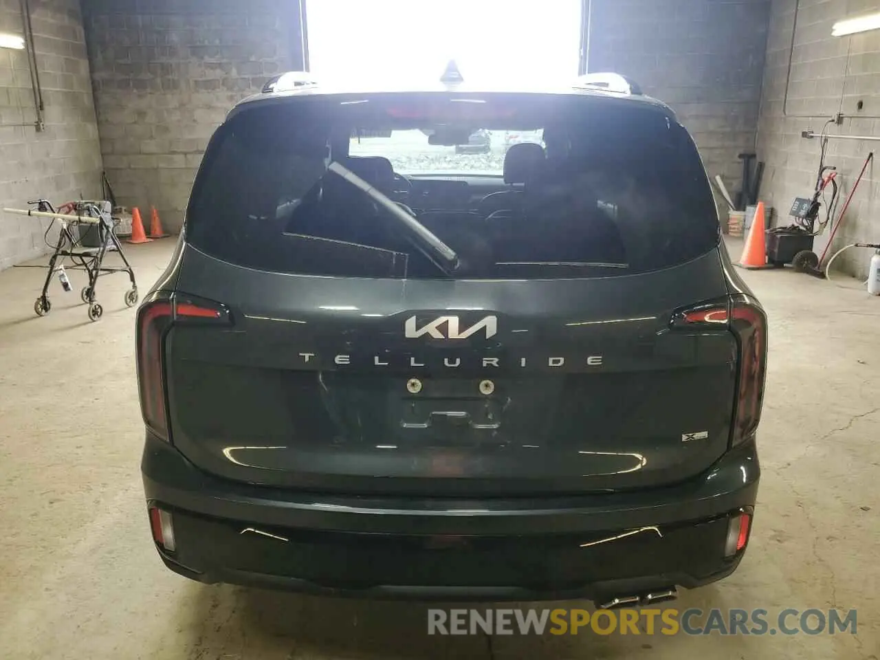 6 Photograph of a damaged car 5XYP3DGC5RG463482 KIA TELLURIDE 2024