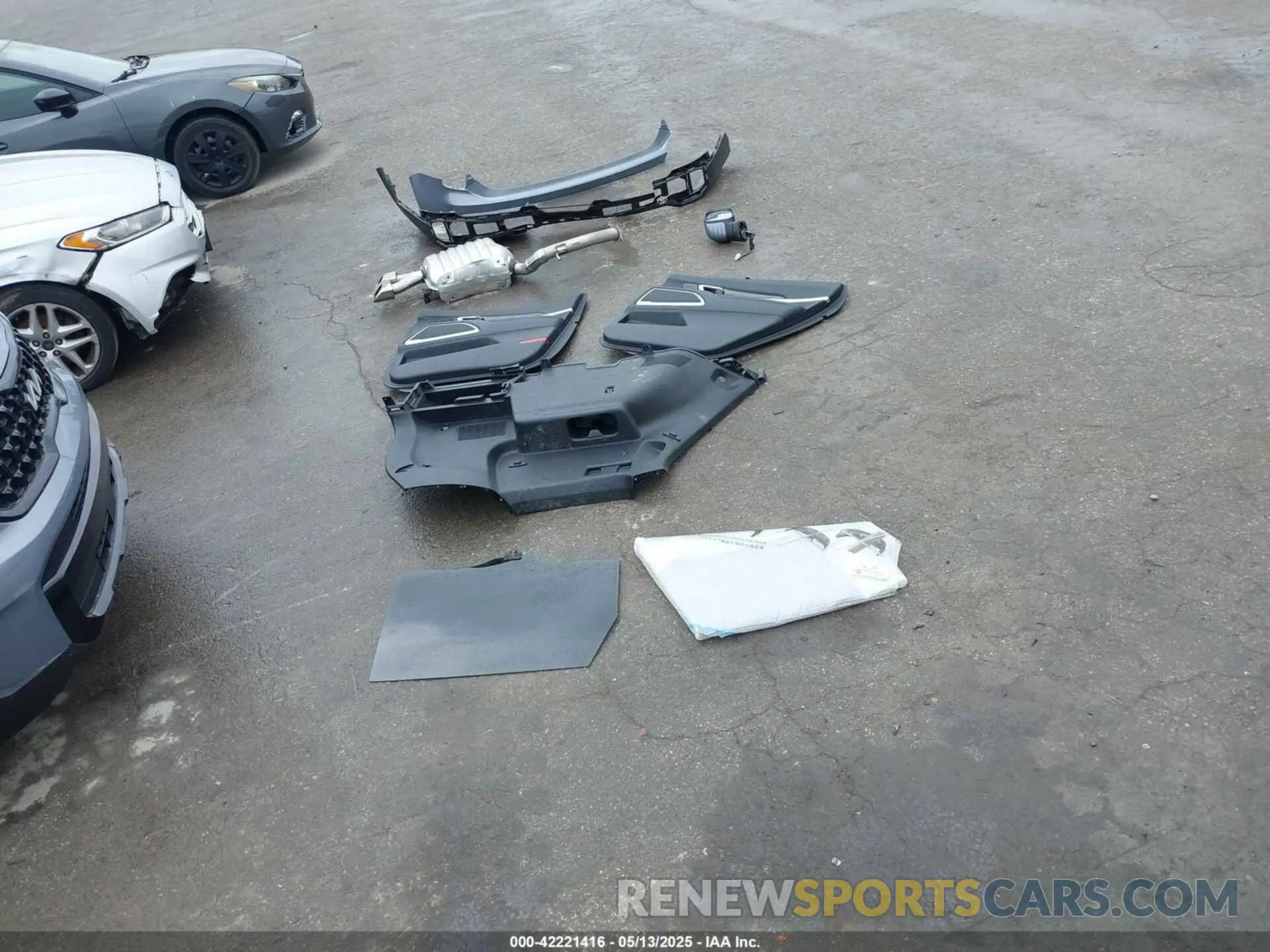 12 Photograph of a damaged car 5XYP3DGC7RG542510 KIA TELLURIDE 2024