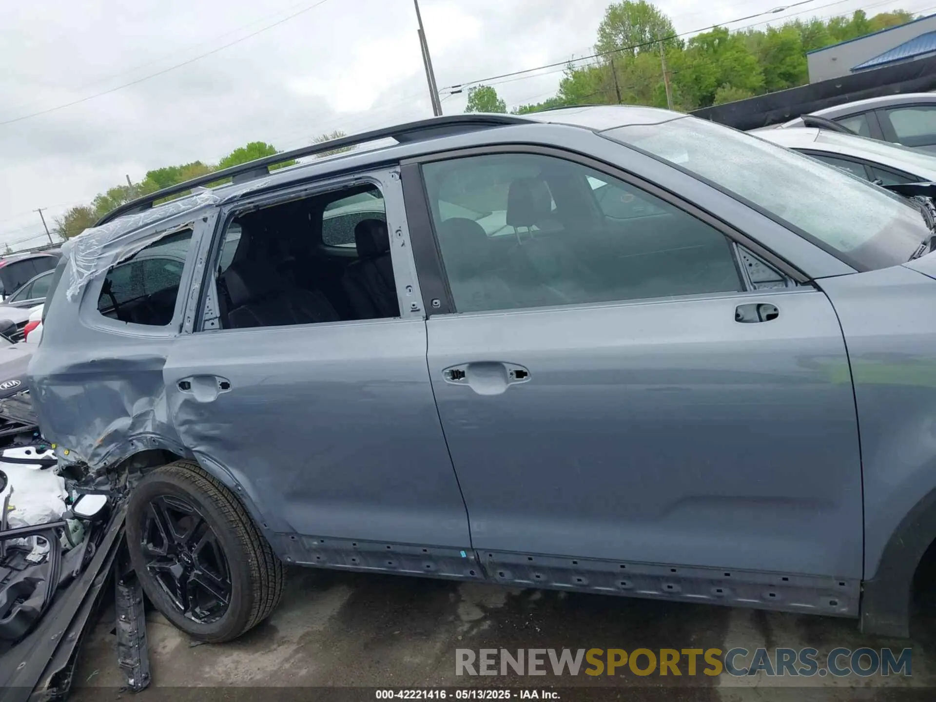 14 Photograph of a damaged car 5XYP3DGC7RG542510 KIA TELLURIDE 2024