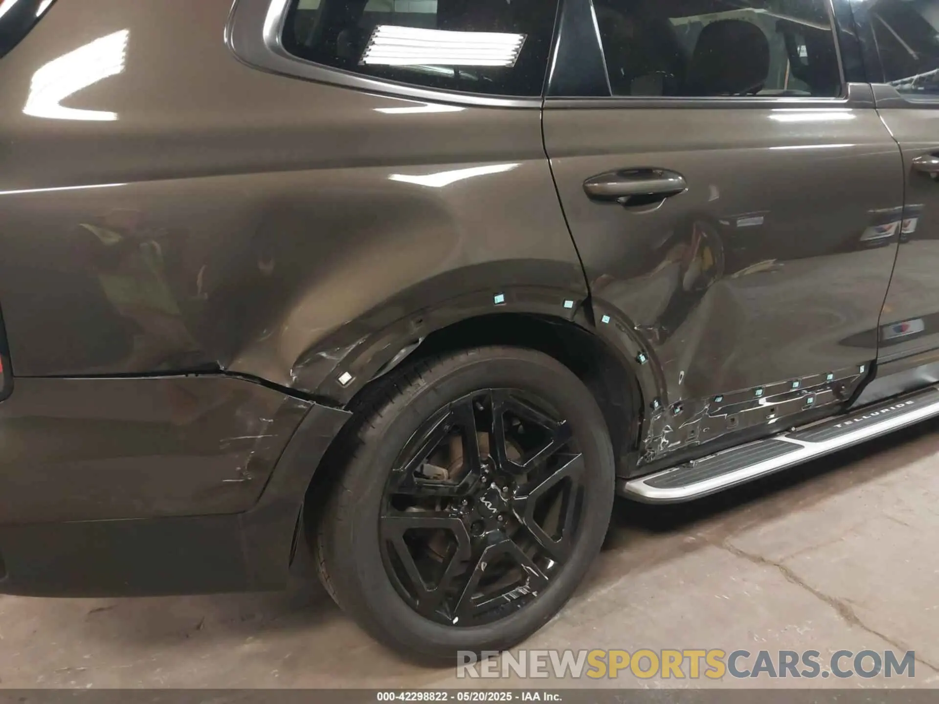 6 Photograph of a damaged car 5XYP5DGC0RG421909 KIA TELLURIDE 2024