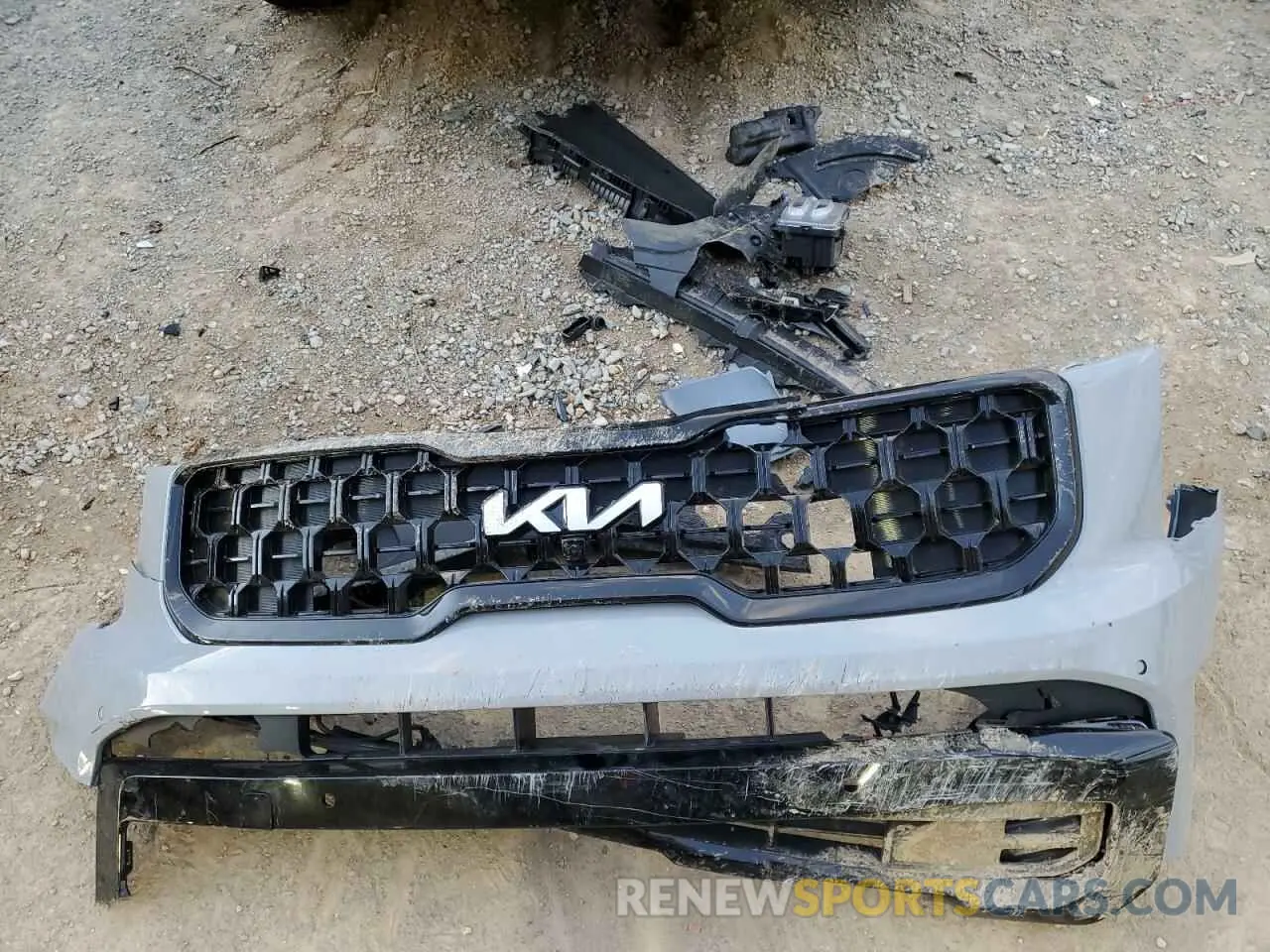 13 Photograph of a damaged car 5XYP5DGC1RG552606 KIA TELLURIDE 2024
