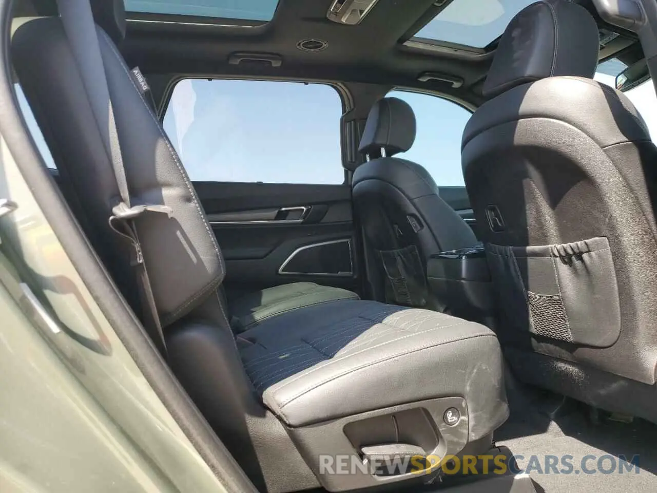 12 Photograph of a damaged car 5XYP5DGC2RG441689 KIA TELLURIDE 2024