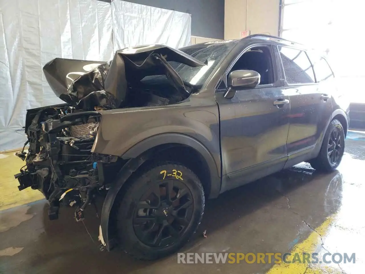 1 Photograph of a damaged car 5XYP5DGC3RG498967 KIA TELLURIDE 2024