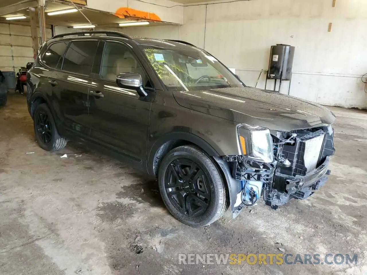 4 Photograph of a damaged car 5XYP5DGC4RG449552 KIA TELLURIDE 2024