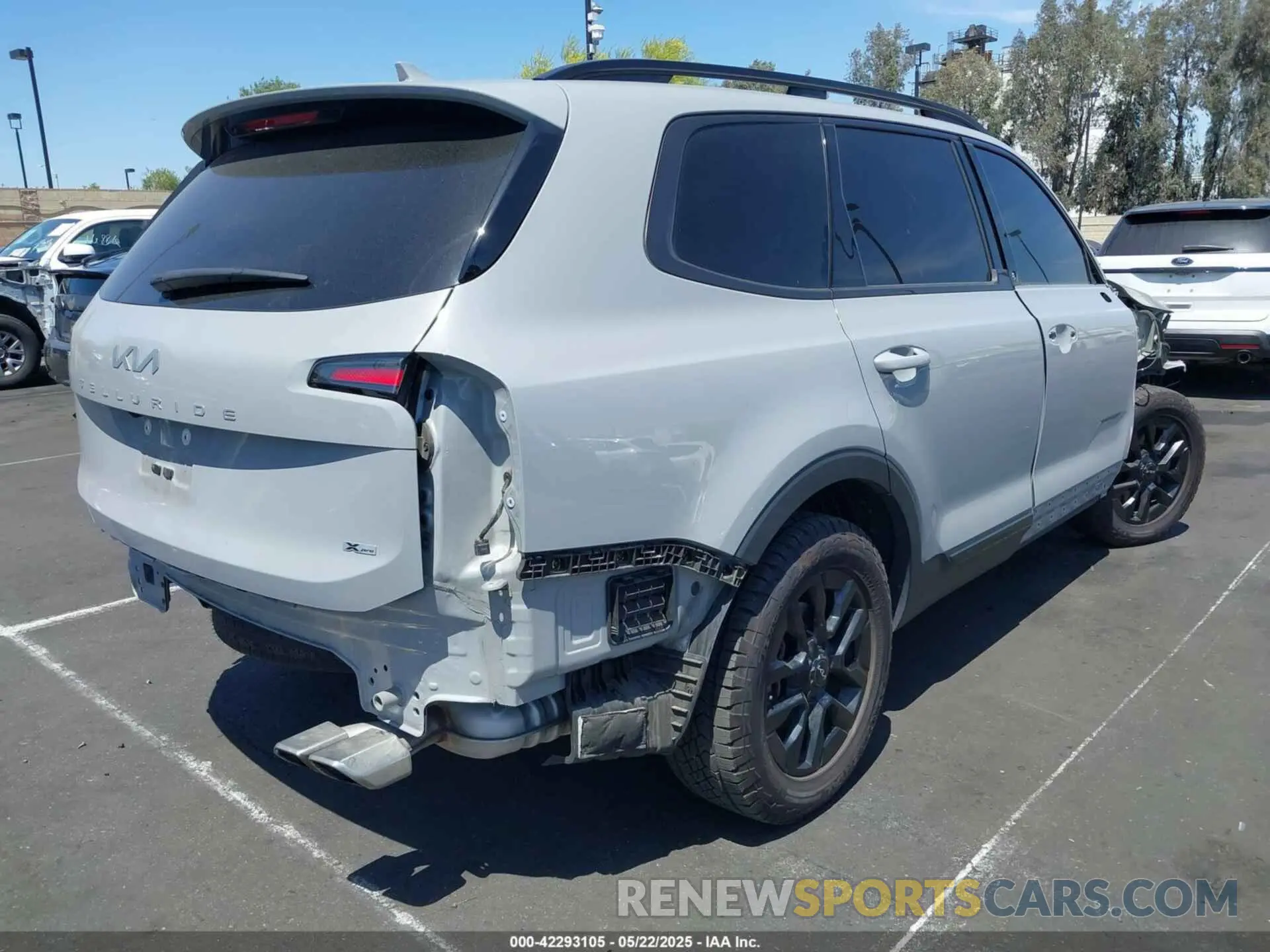 4 Photograph of a damaged car 5XYP5DGC4RG512391 KIA TELLURIDE 2024