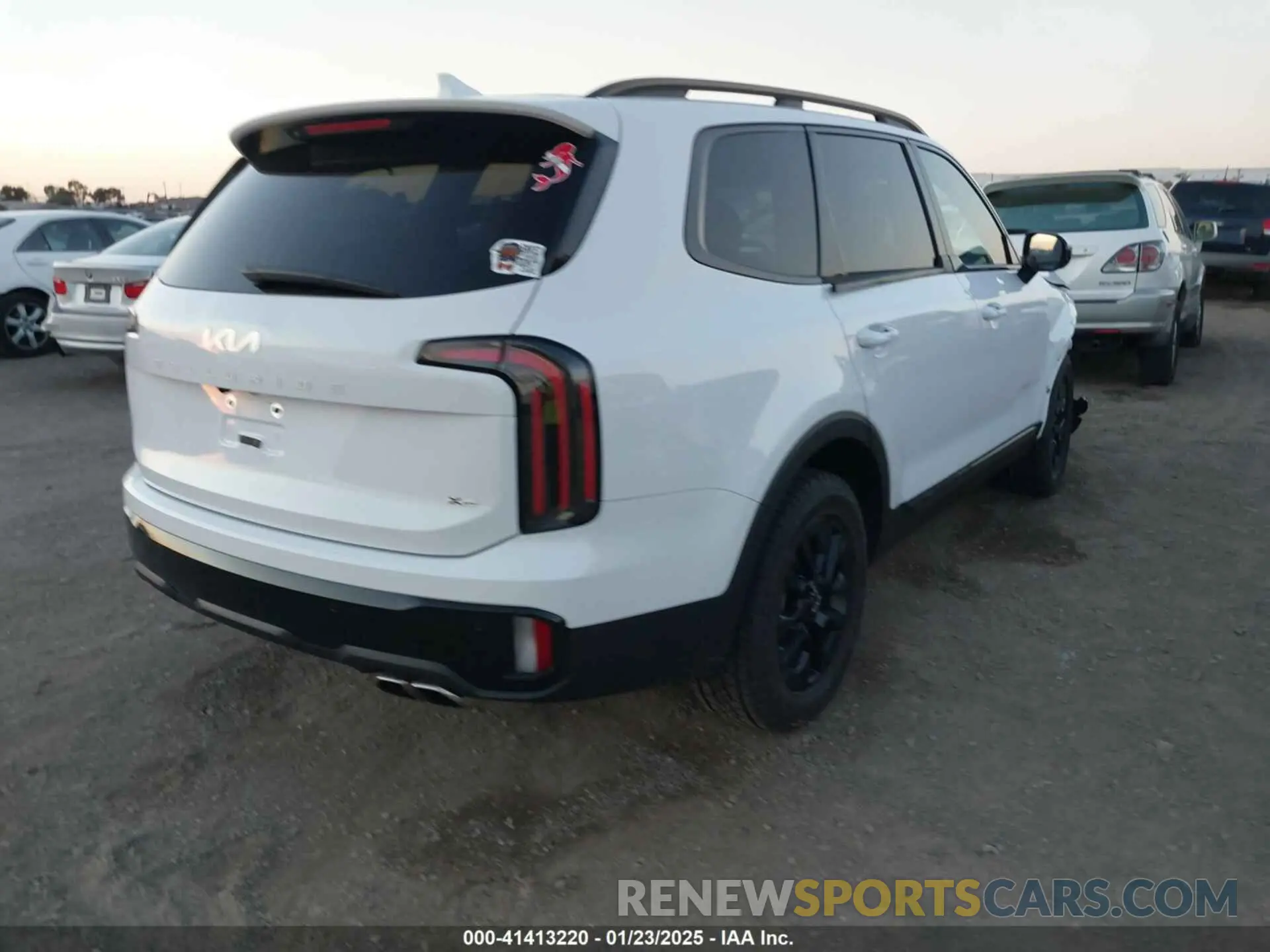 4 Photograph of a damaged car 5XYP5DGC5RG481698 KIA TELLURIDE 2024