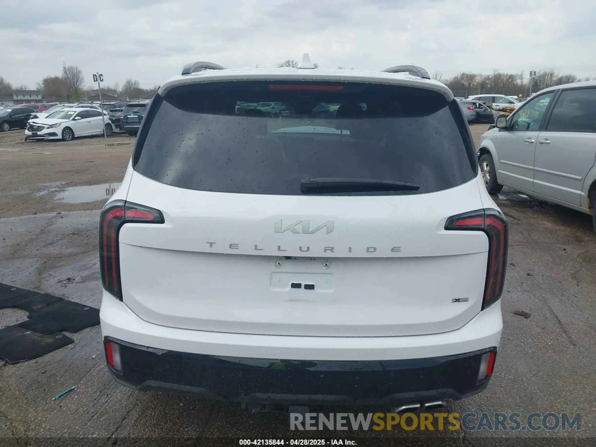 16 Photograph of a damaged car 5XYP5DGC6RG538930 KIA TELLURIDE 2024
