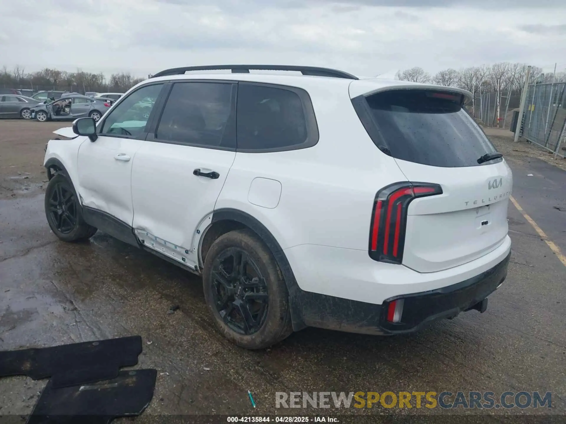 3 Photograph of a damaged car 5XYP5DGC6RG538930 KIA TELLURIDE 2024