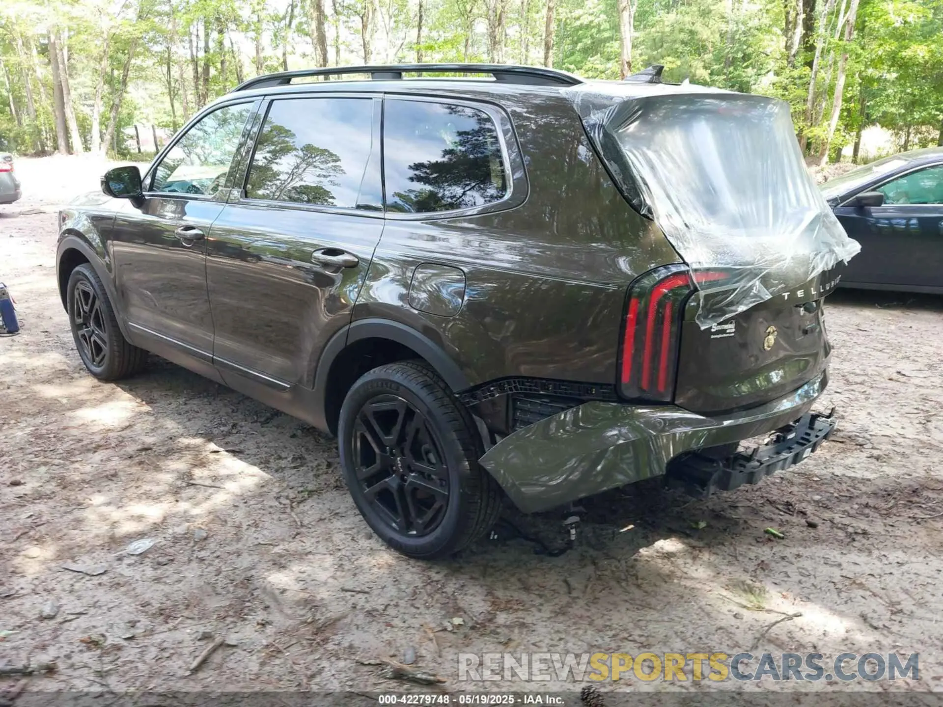 3 Photograph of a damaged car 5XYP5DGC8RG530005 KIA TELLURIDE 2024