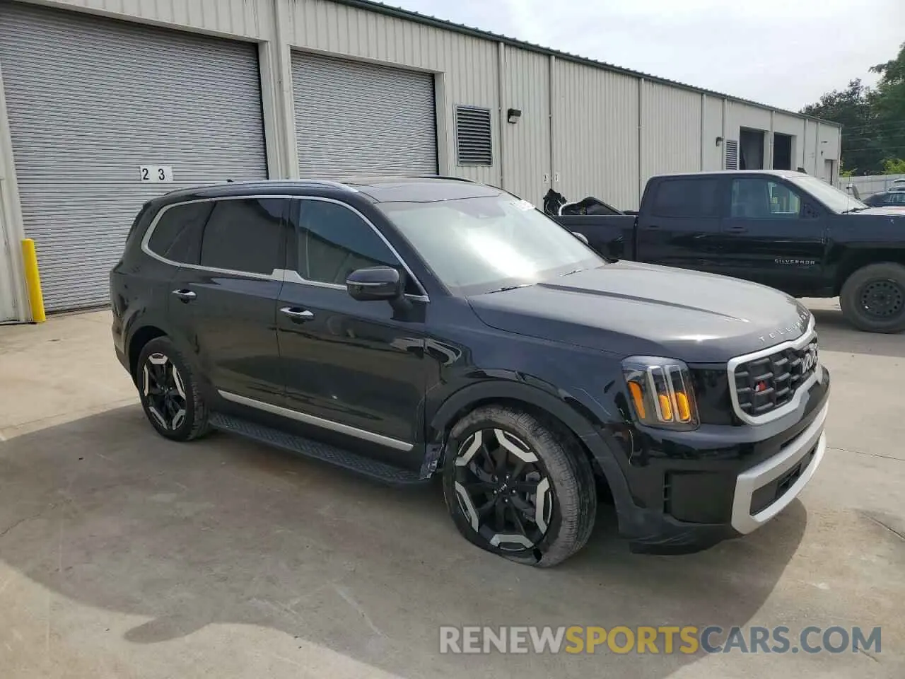4 Photograph of a damaged car 5XYP64GC7RG521745 KIA TELLURIDE 2024